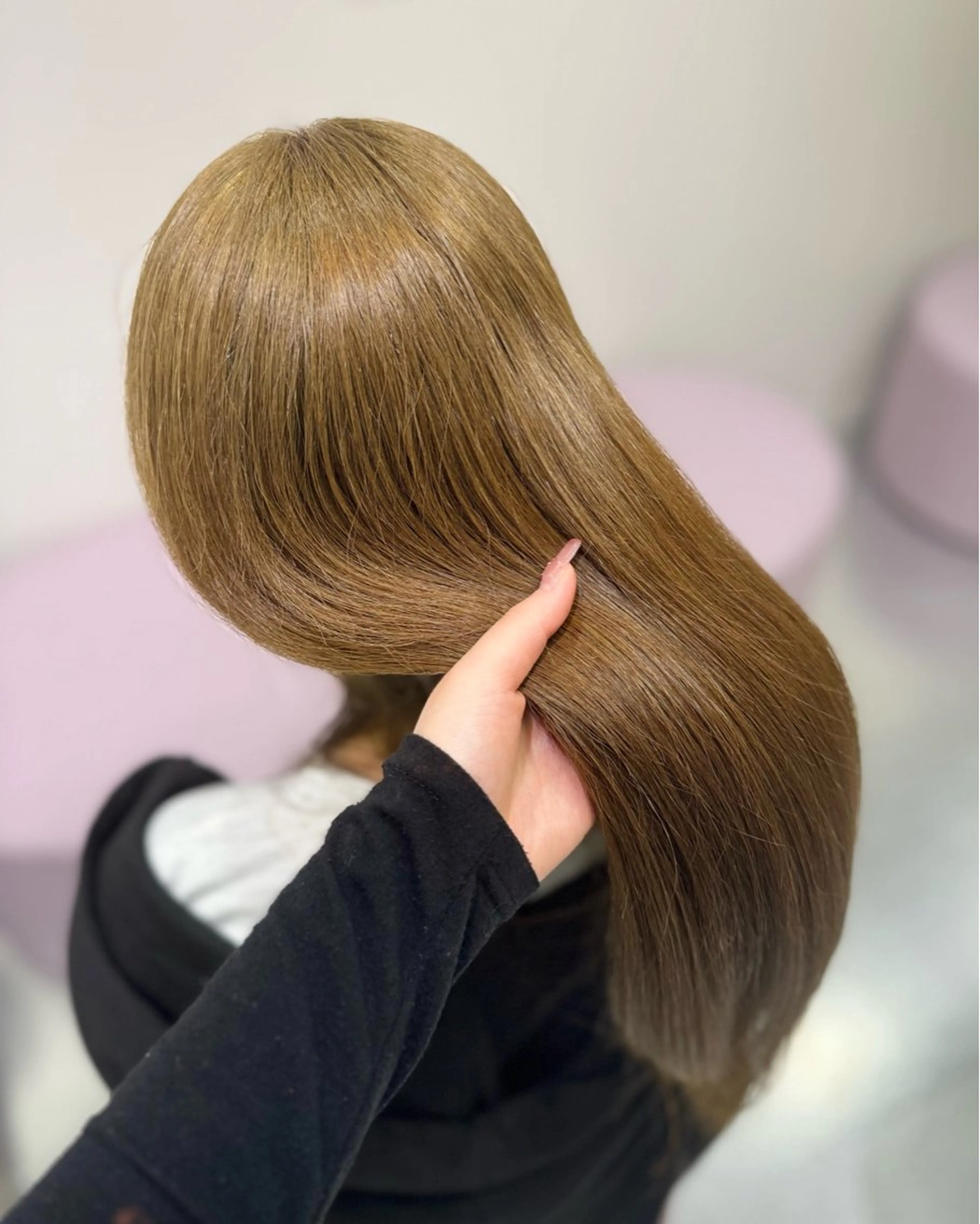 ロング カラー ベージュカラー ブリーチ オリーブベージュ ヘアカラー ozaki renaのヘアスタイル