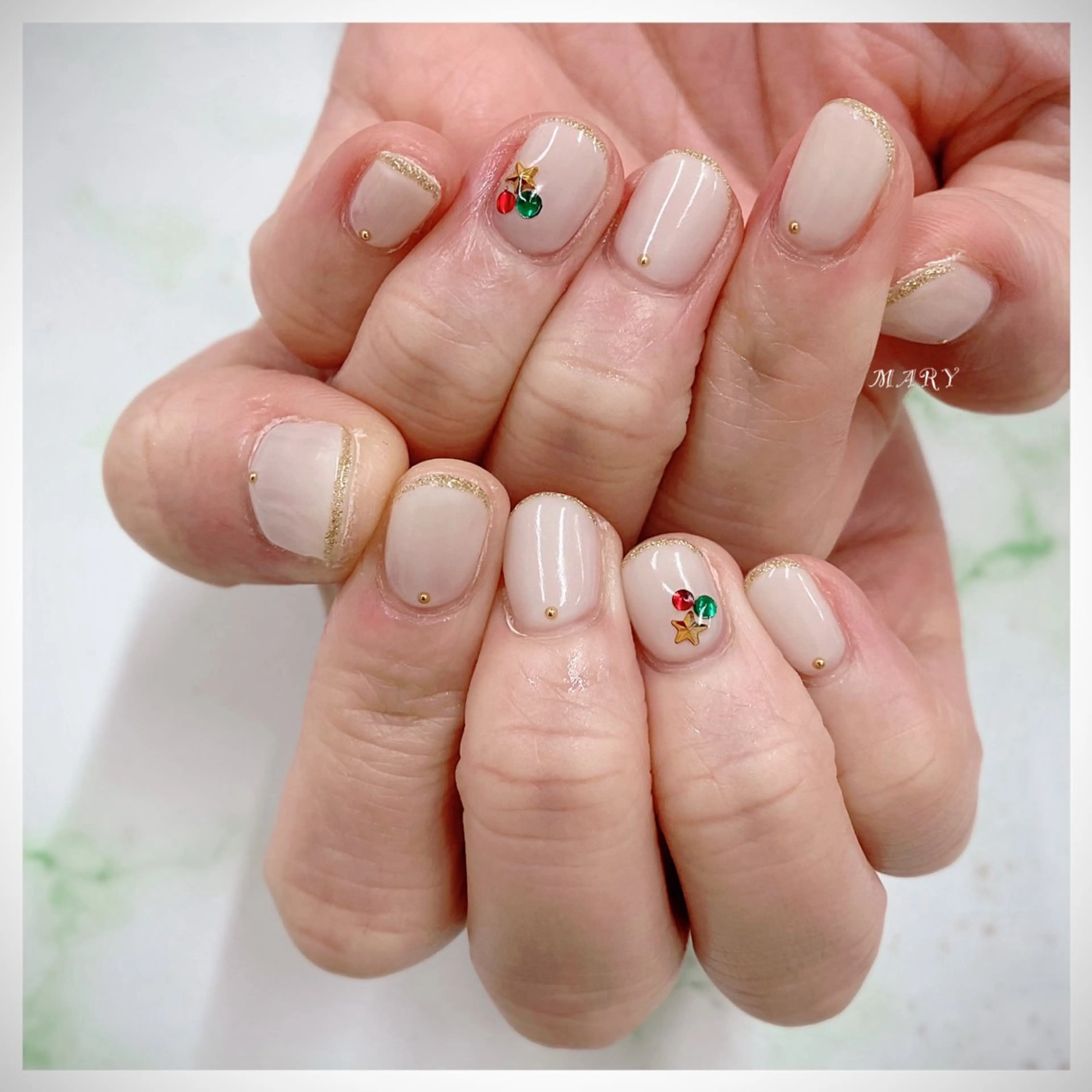 ネイル ラメ(グリッター) ニュアンスネイル ワンカラーネイル ホワイト 冬ネイル ハンドネイル Mary nail .narumiのネイルデザイン