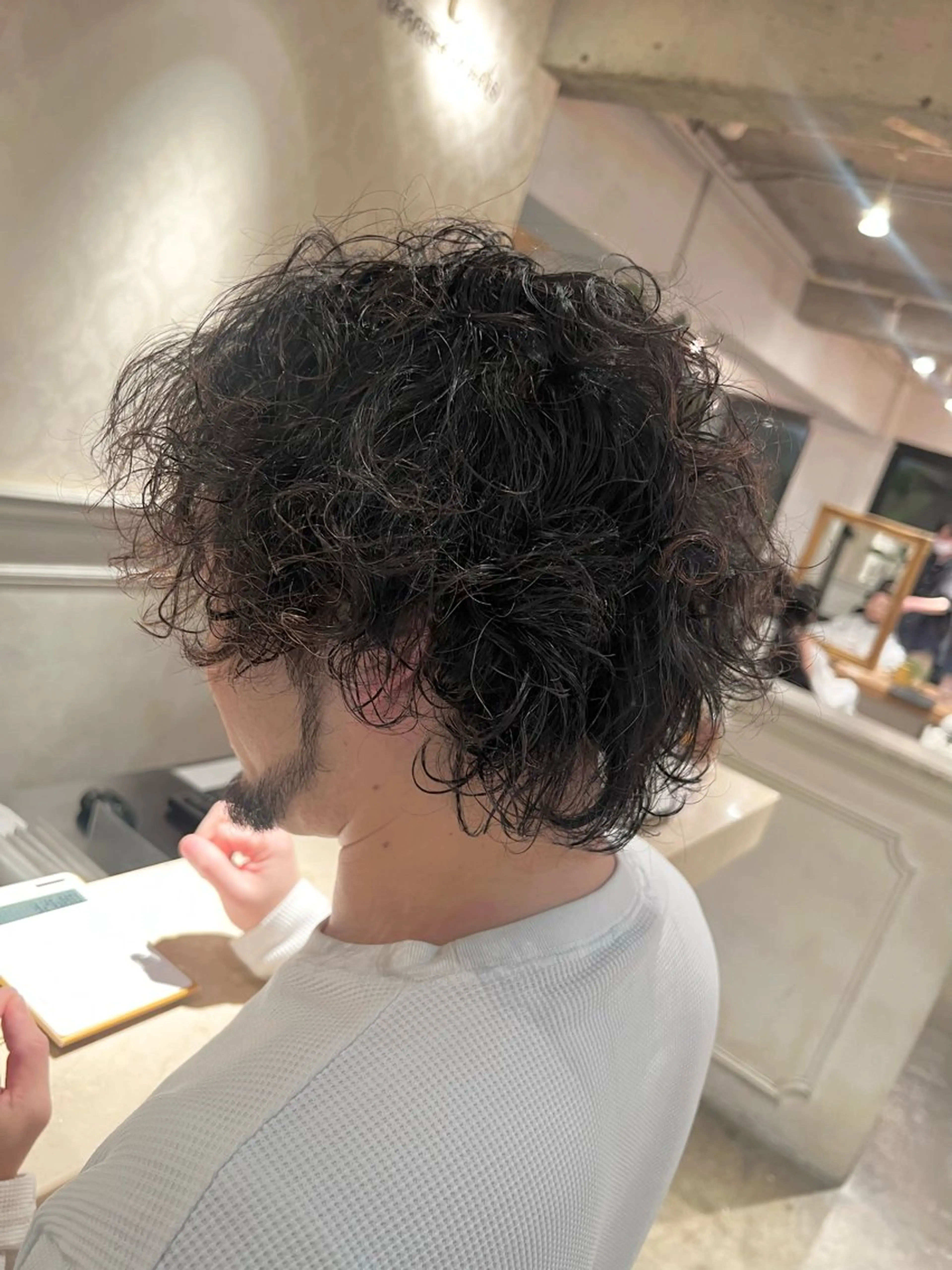 ミディアム パーマ メンズ ミディアムパーマ メンズパーマ プードルパーマ プードルパーマ スパイラルパーマ カット パーマ ハイライト/インナー /ブリーチ/レイヤーのヘアスタイル