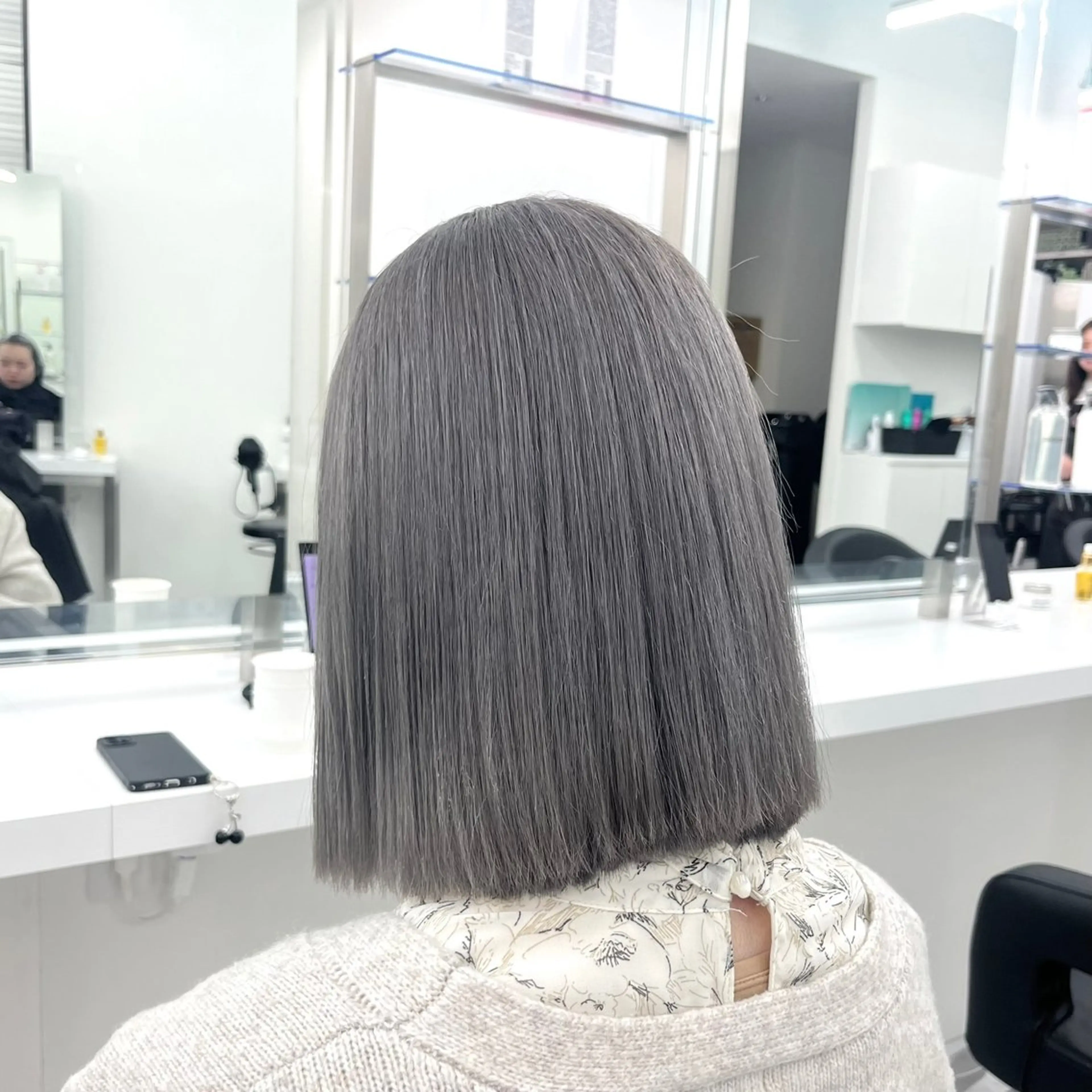 ミディアム カラー アッシュ ブリーチ ブルーカラー ブルーアッシュ ブルーラベンダー ヘアカラー トリートメント 天神/ケアブリーチ/ 髪質改善/上質艶髪のヘアスタイル
