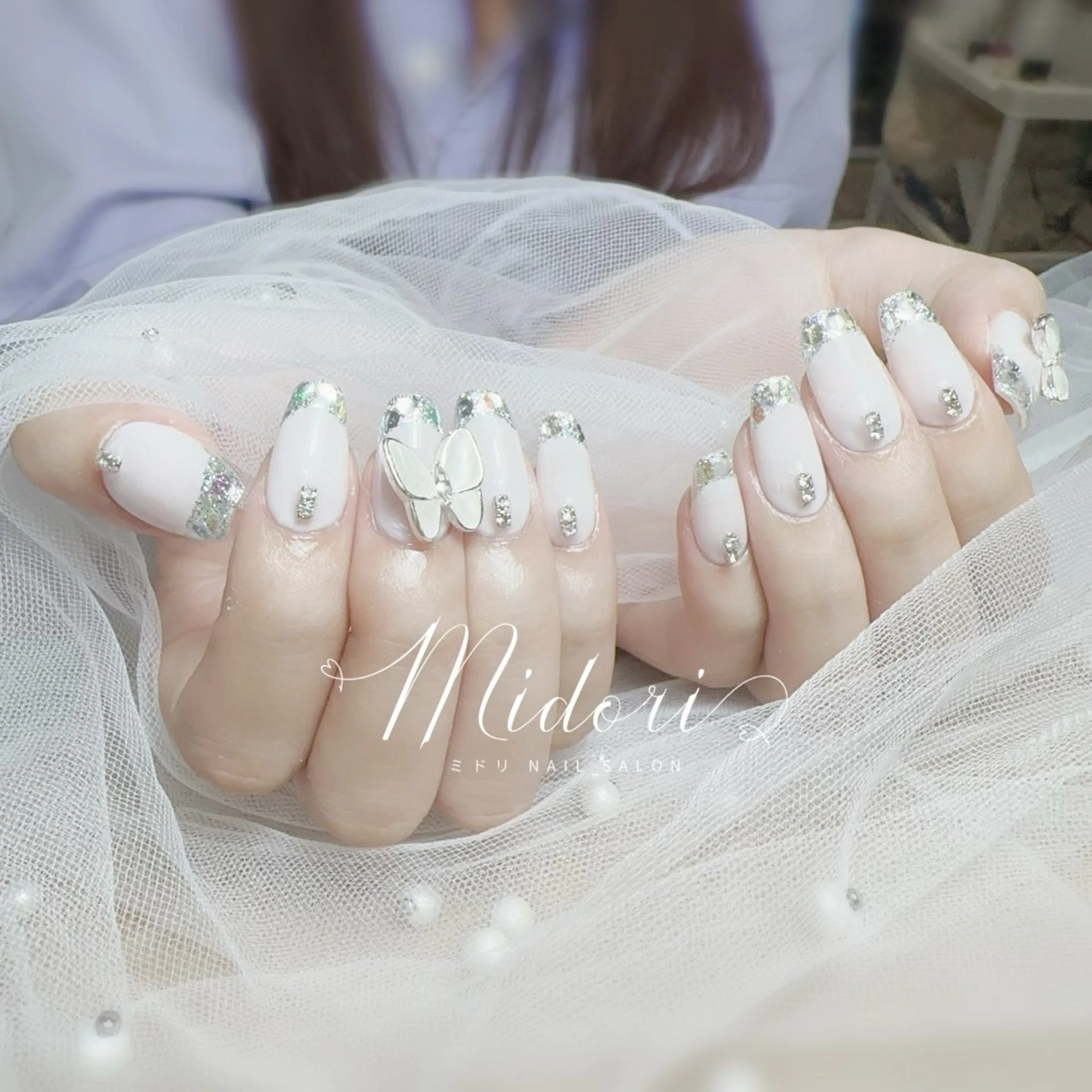 カラー✨ガラス✨ミラーフレンチネイル✨ジェルオフ無料サービス✨パーツ2個付✨🌸の写真