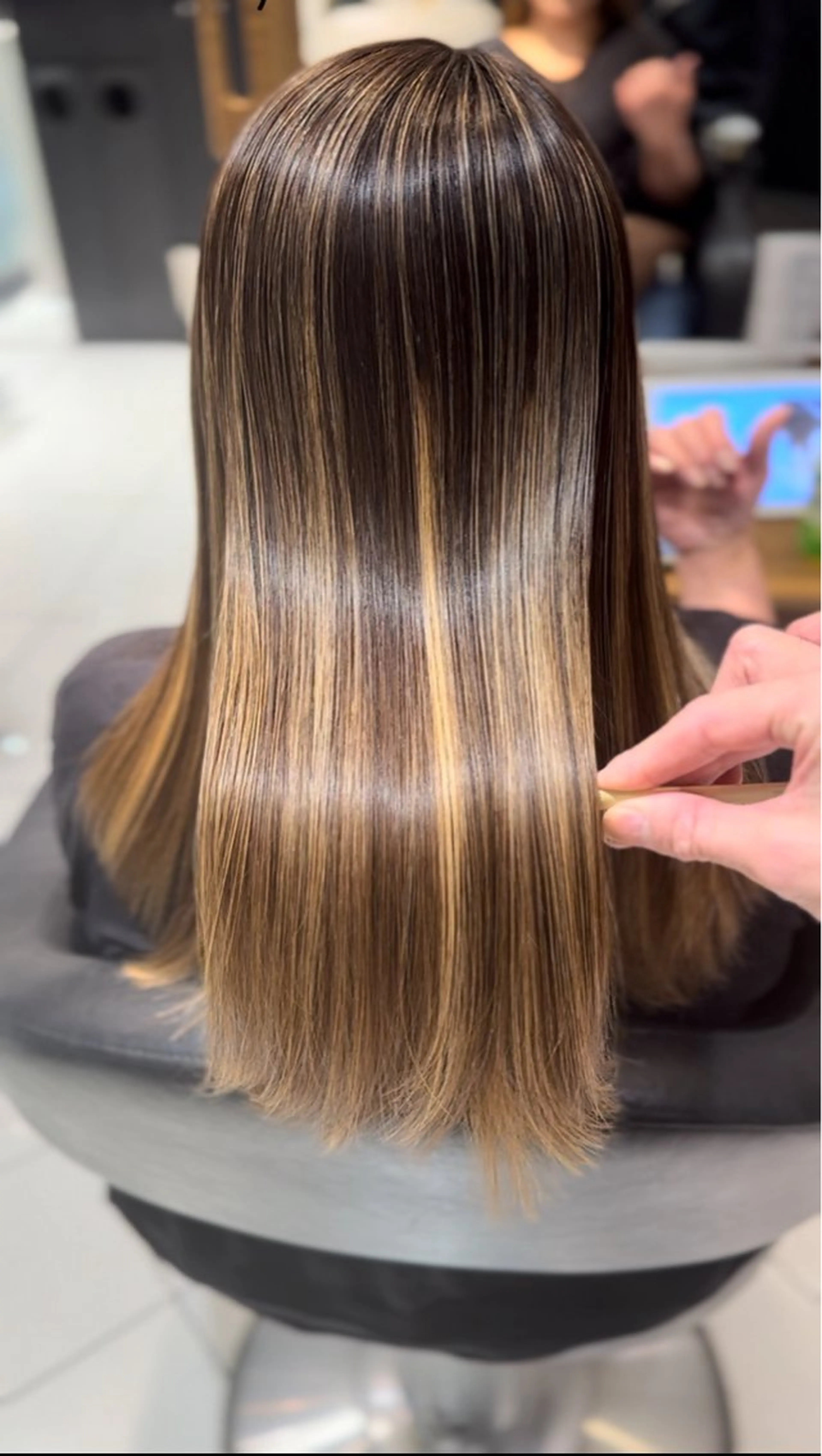 セミロング 髪質改善 トリートメント カット 縮毛矯正 トリートメント ✨美髪矯正の専門家✨ 髪質改善　松村のヘアスタイル