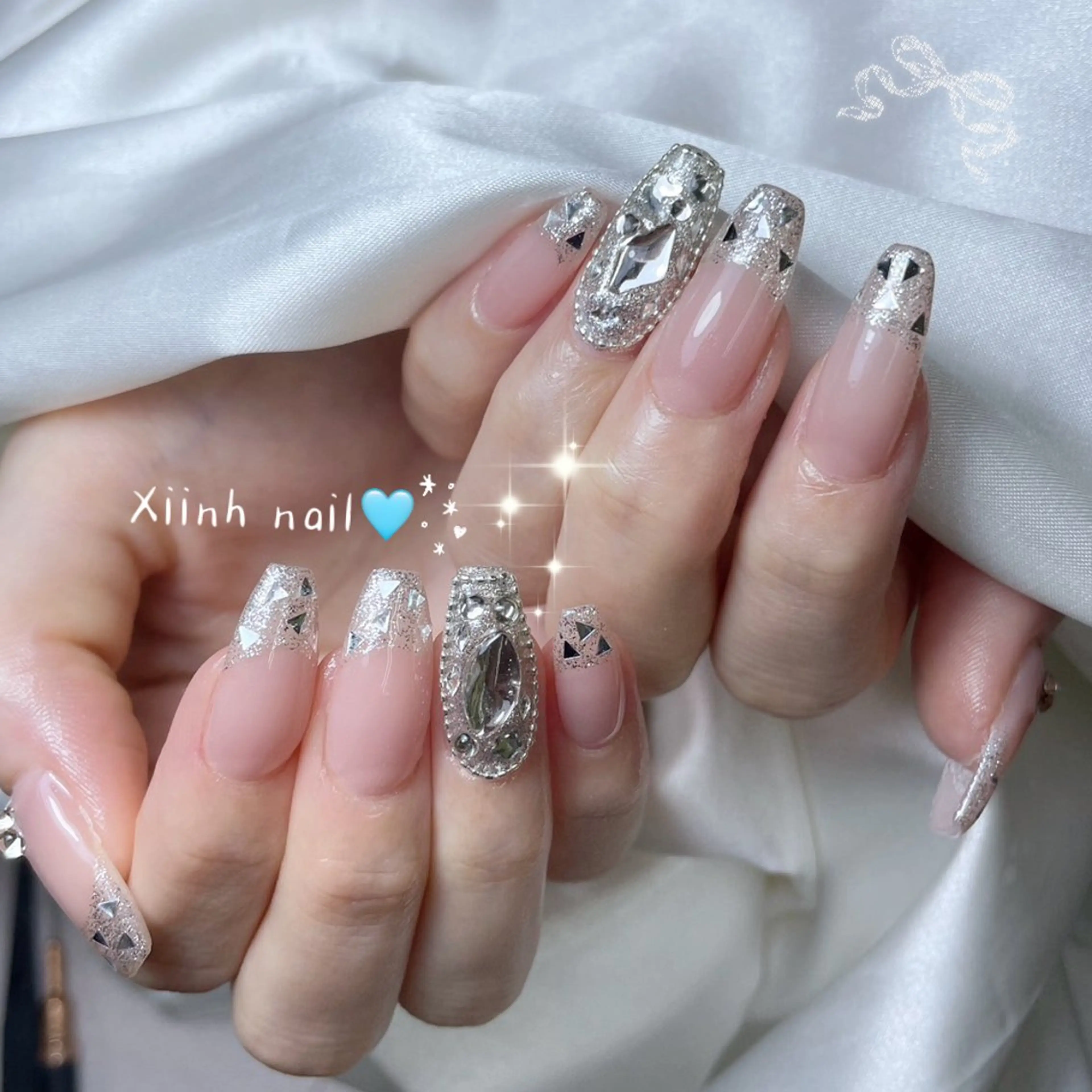 ネイル ブラウン チークネイル 桜ネイル 長さ出し フットネイル ハンドネイル XIINH NAIL SALONのネイルデザイン