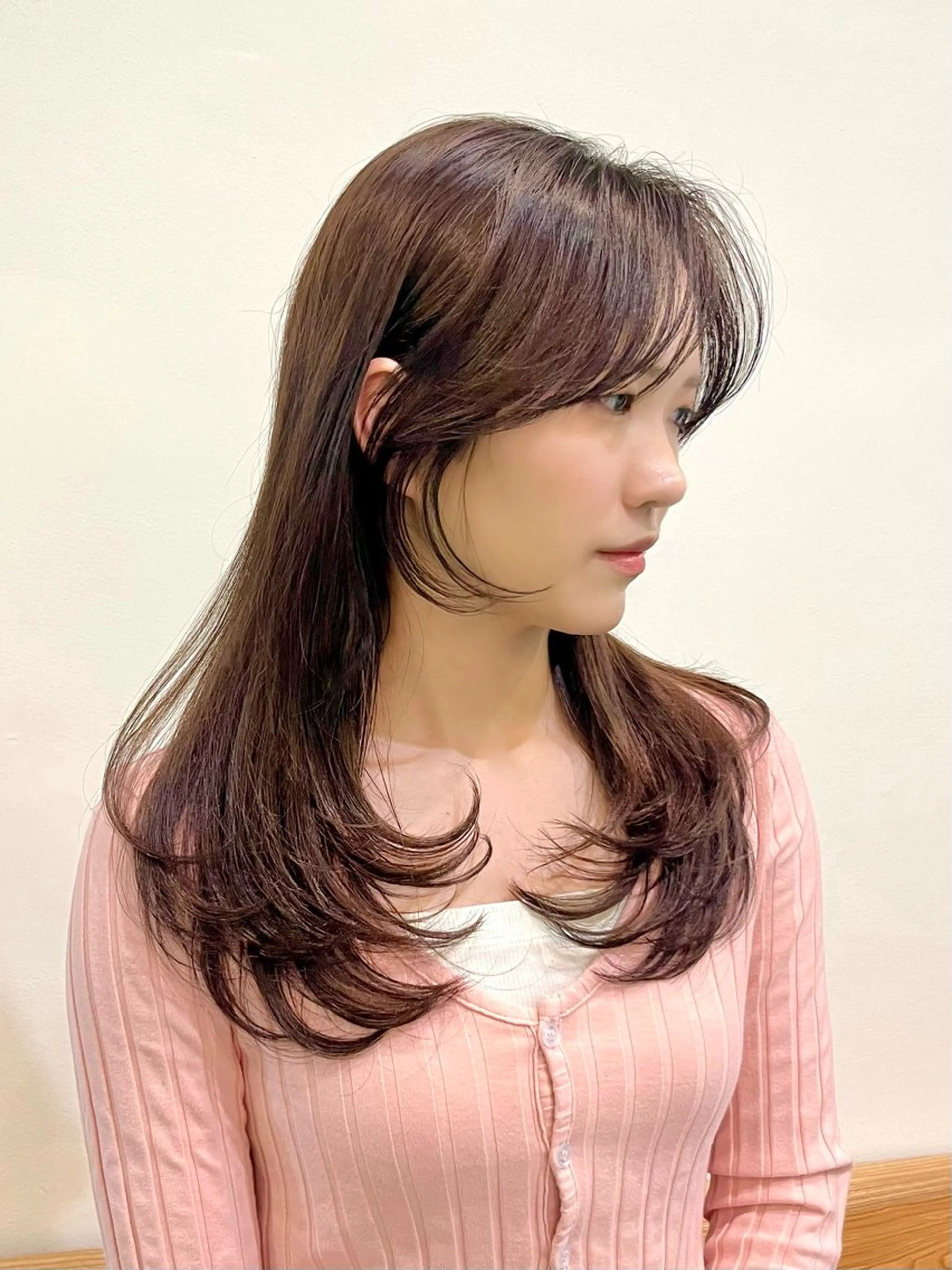 ロング カラー グレージュ くびれヘア 顔まわりレイヤー 韓国風ヘア レイヤーカット カット ヘアカラー VIEW EHIME 齋藤  あつきのヘアスタイル