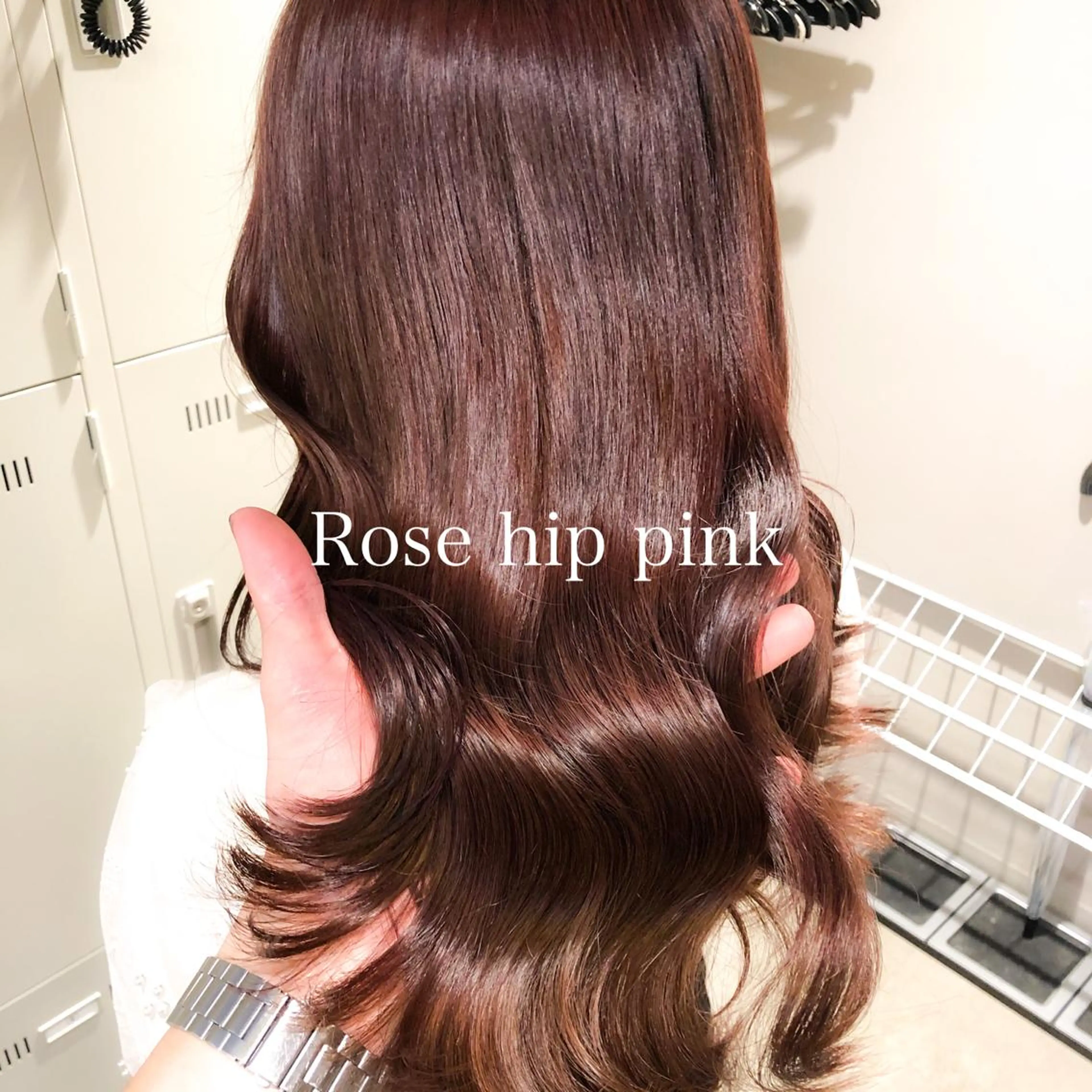 ロング カラー ハイトーン×レイヤー カットTAKUMIのヘアスタイル