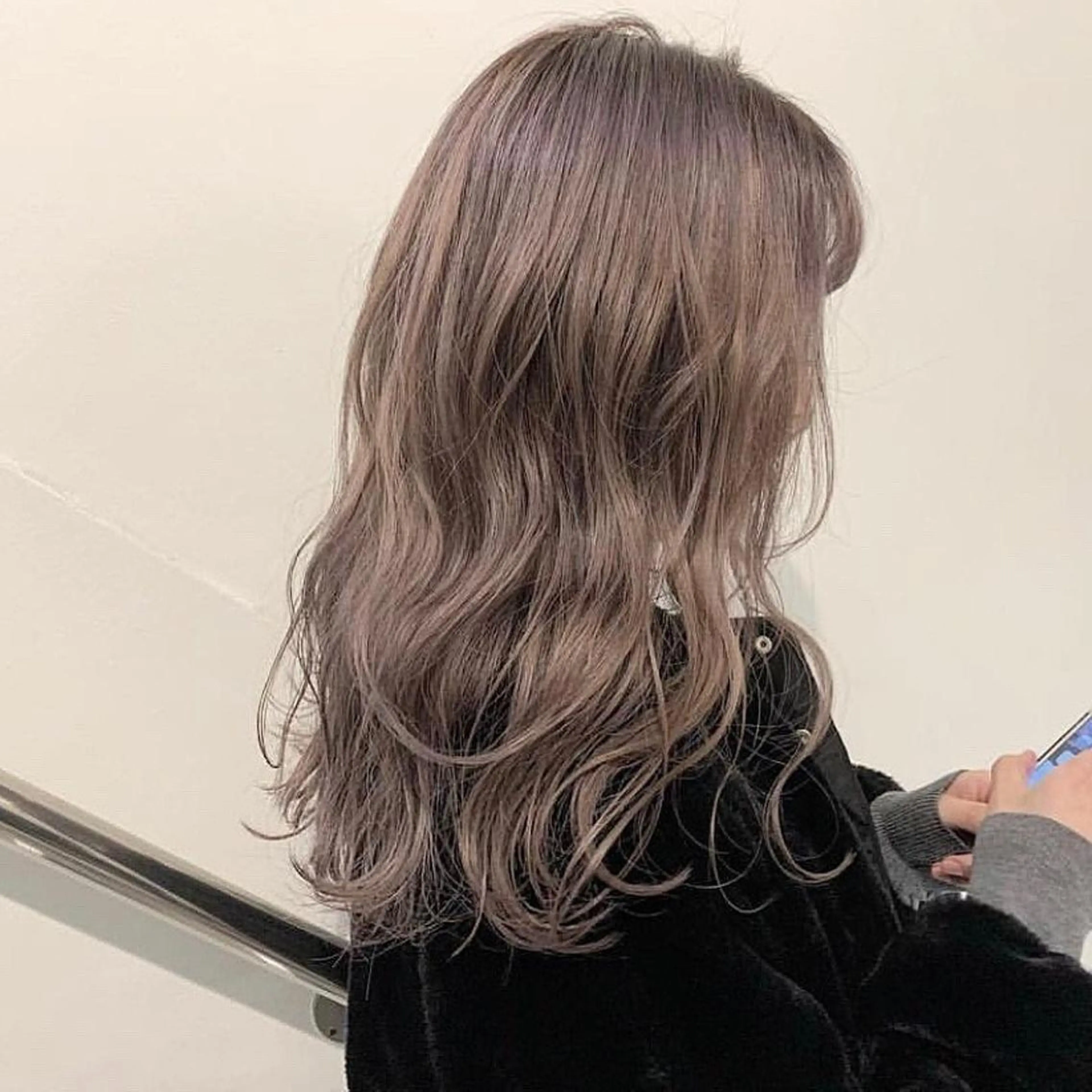ロング カラー ヘアアレンジ キッズ アディクシーカラー バレイヤージュ ミストバング ベージュカラー 黒髪 カラー特化サロン梅田 Eir茶屋町/山下のヘアスタイル