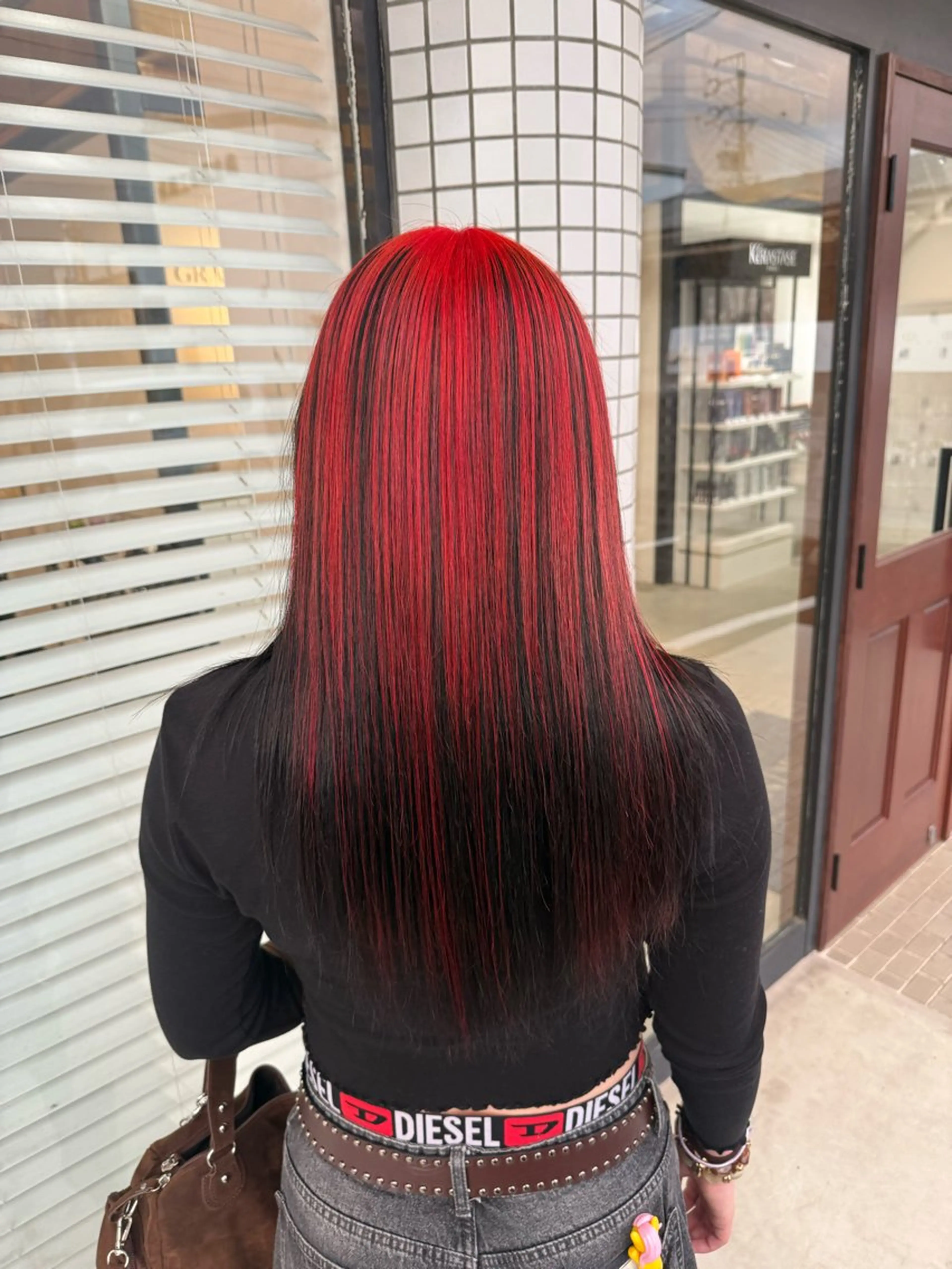 ロング カラー ブリーチ デザインカラー 片山 実莉のヘアスタイル