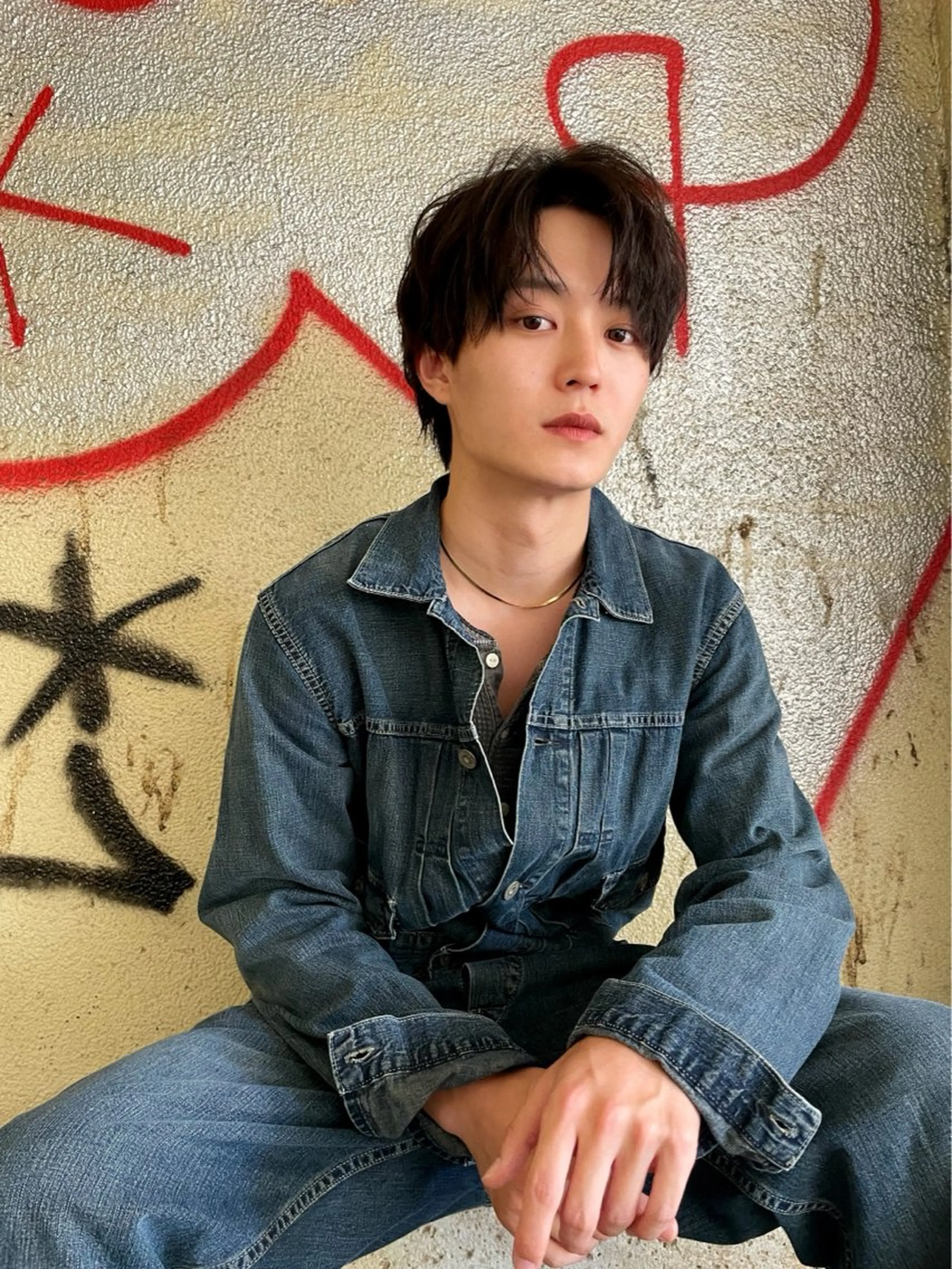 ミディアム パーマ メンズ ミディアムパーマ センターパート メンズパーマ 学生（メンズ向け） メンズツイストパーマ カット パーマ トリートメント 🧃Kawakami kotomi🧃のヘアスタイル