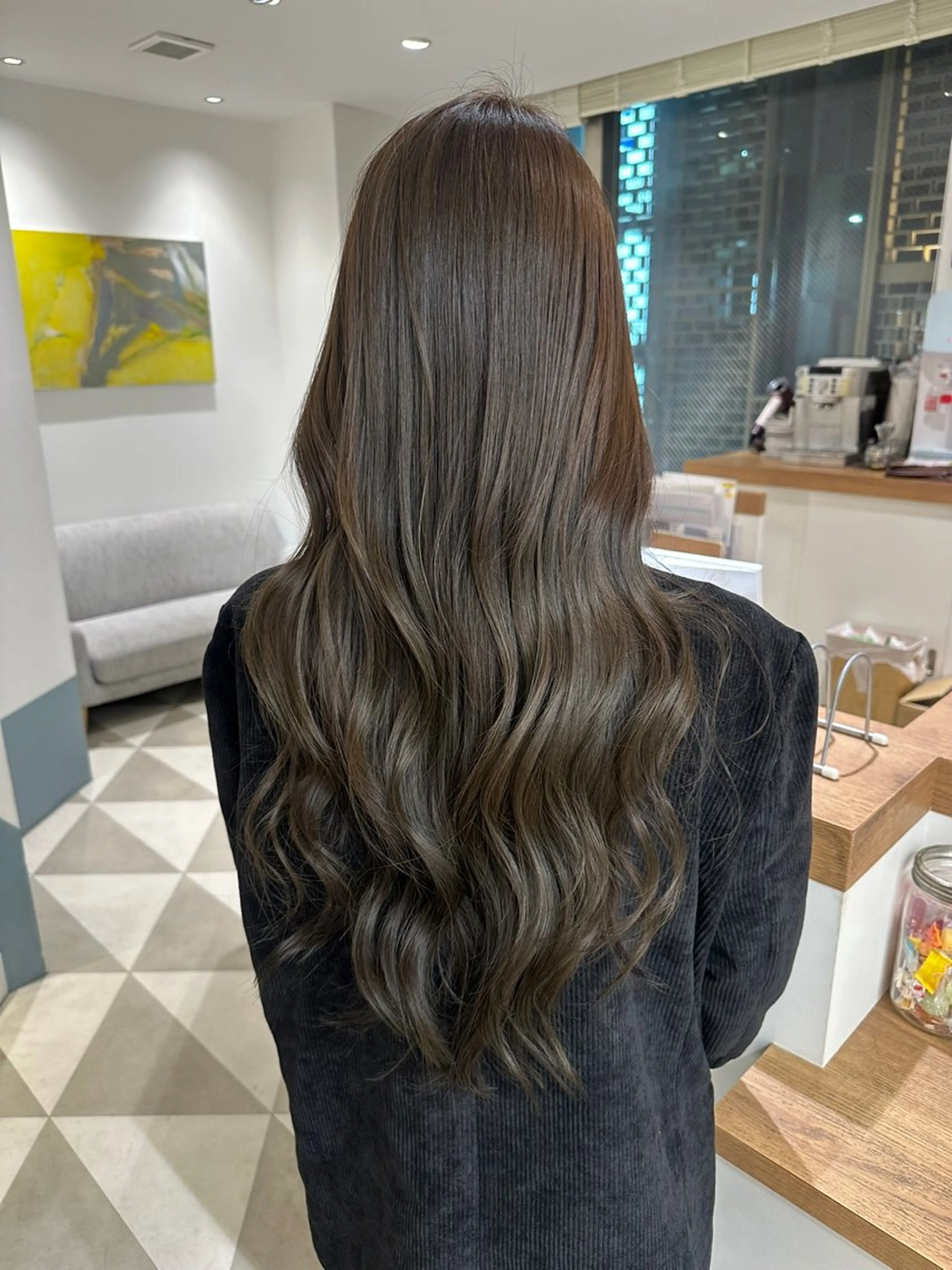 ロング カラー ヘアカラー トリートメント 安丸 結夏のヘアスタイル