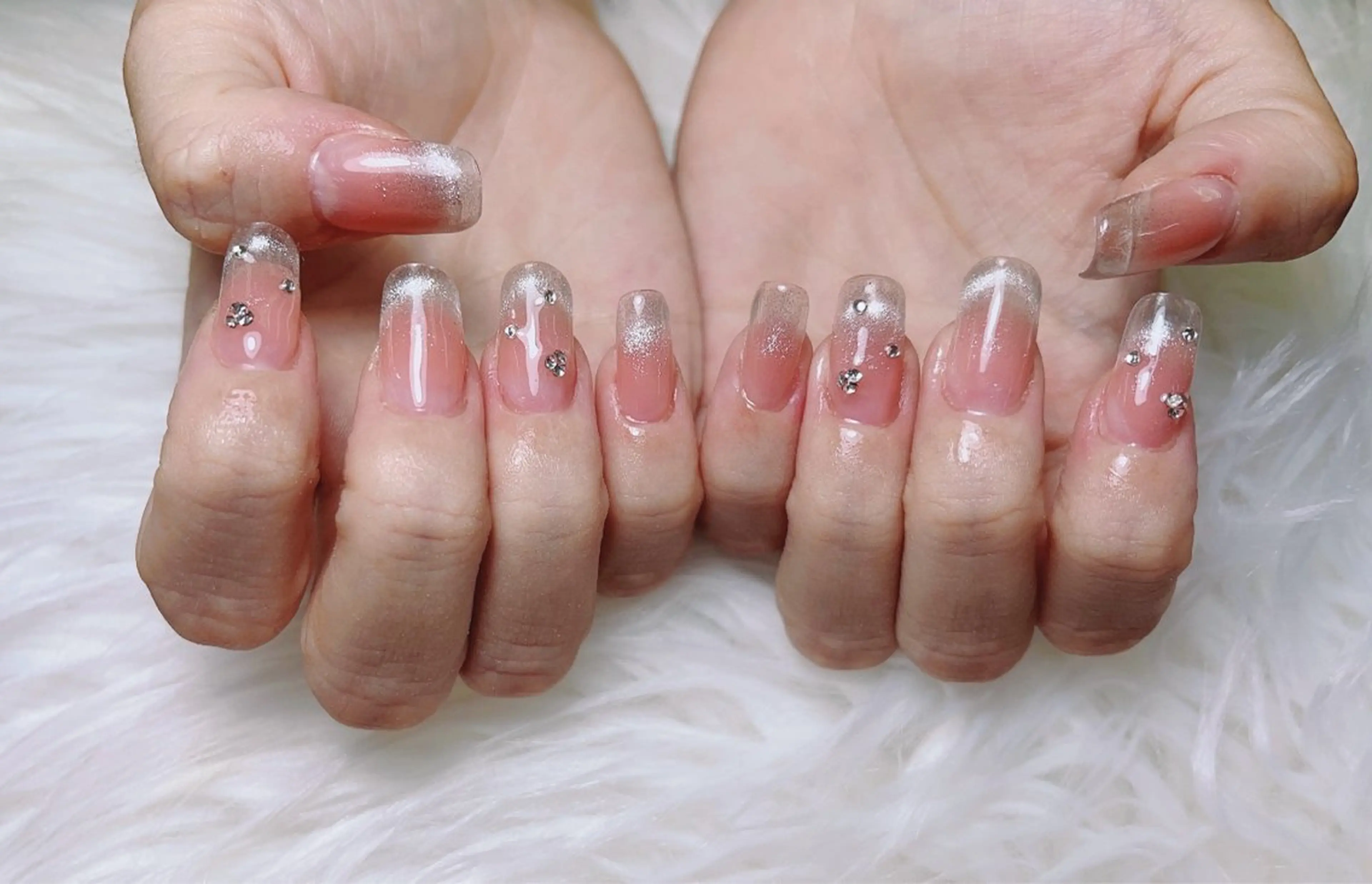 ネイル Demure リリス　銀座店のネイルデザイン