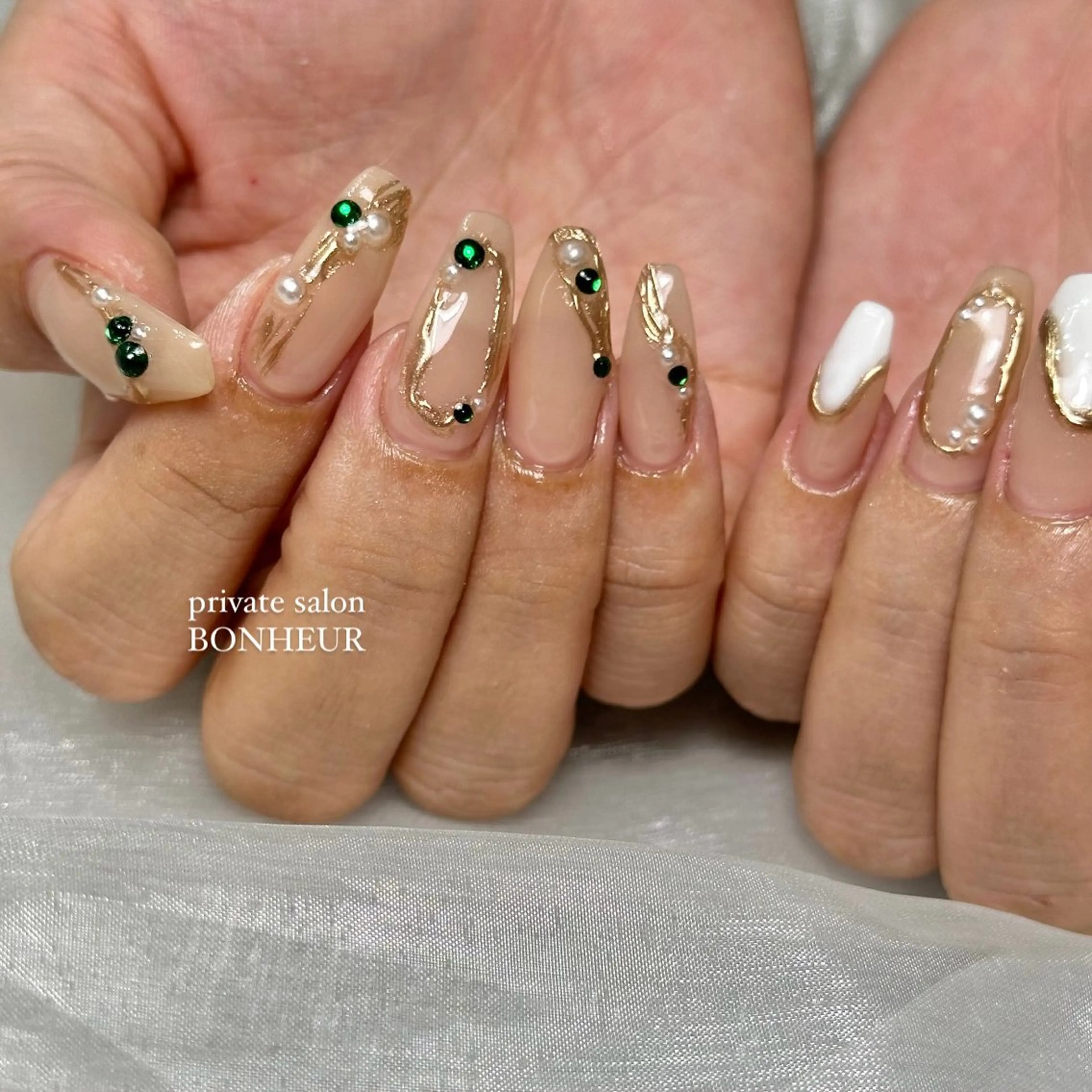 ネイル ハンドネイル BONHEUR Annaのネイルデザイン