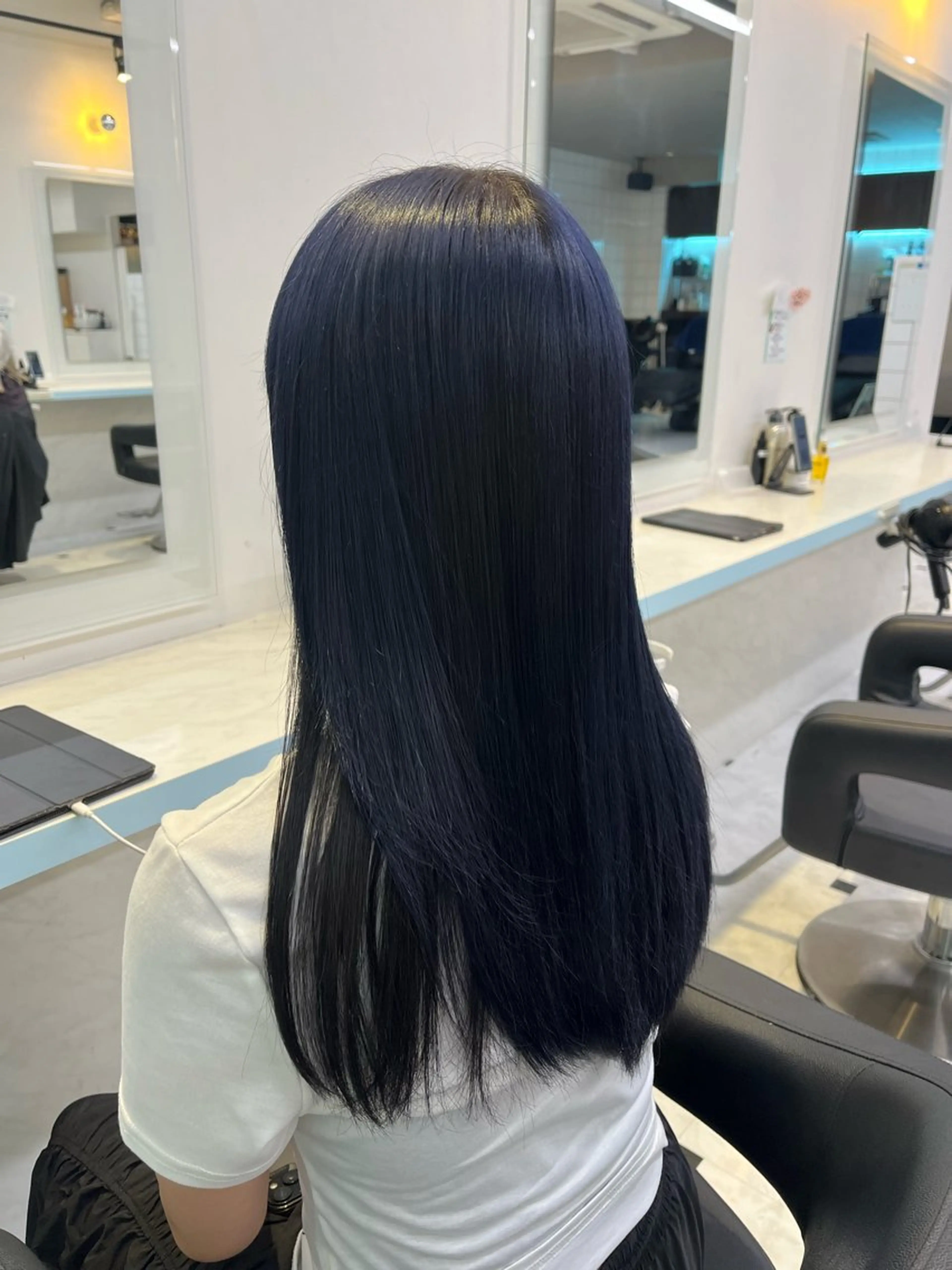 セミロング カラー ヘアカラー トリートメント ブリーチカラー 🩵MIZUKIのヘアスタイル