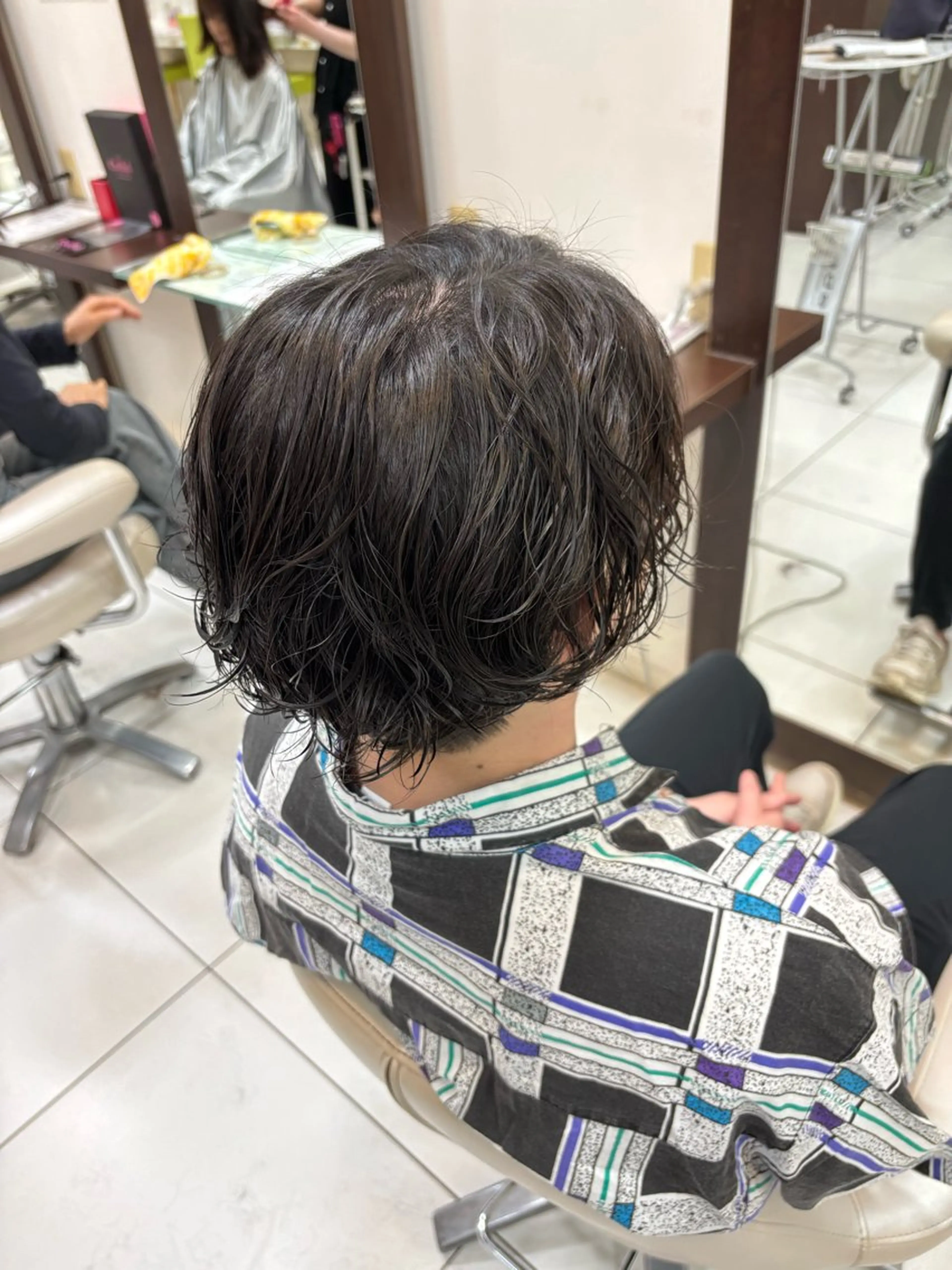 パーマ 三 嶋のヘアスタイル