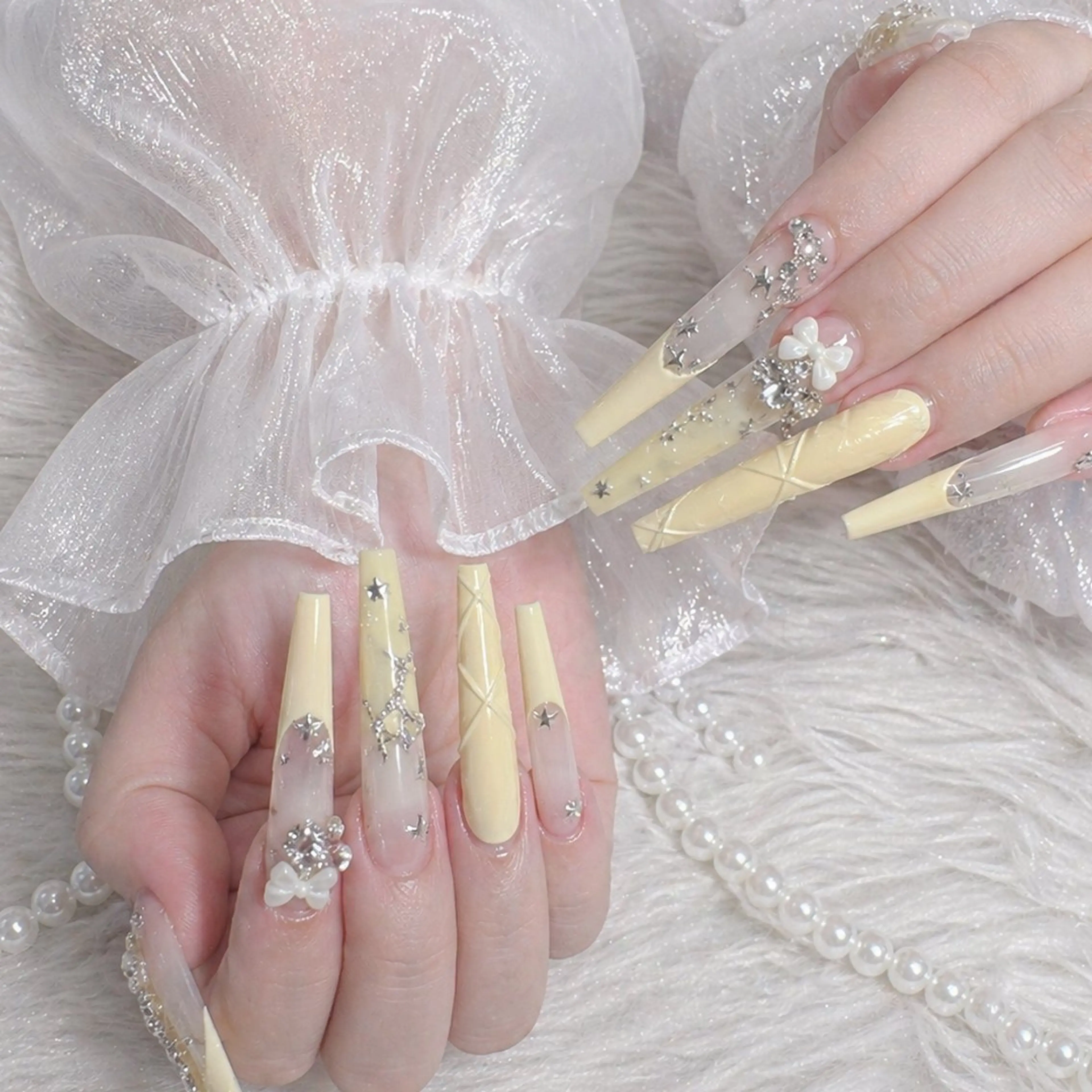 ネイル オーロラネイル クリアネイル 成人式 フラッシュネイル ジェルネイル ハンドネイル Amee Nail Salonのネイルデザイン