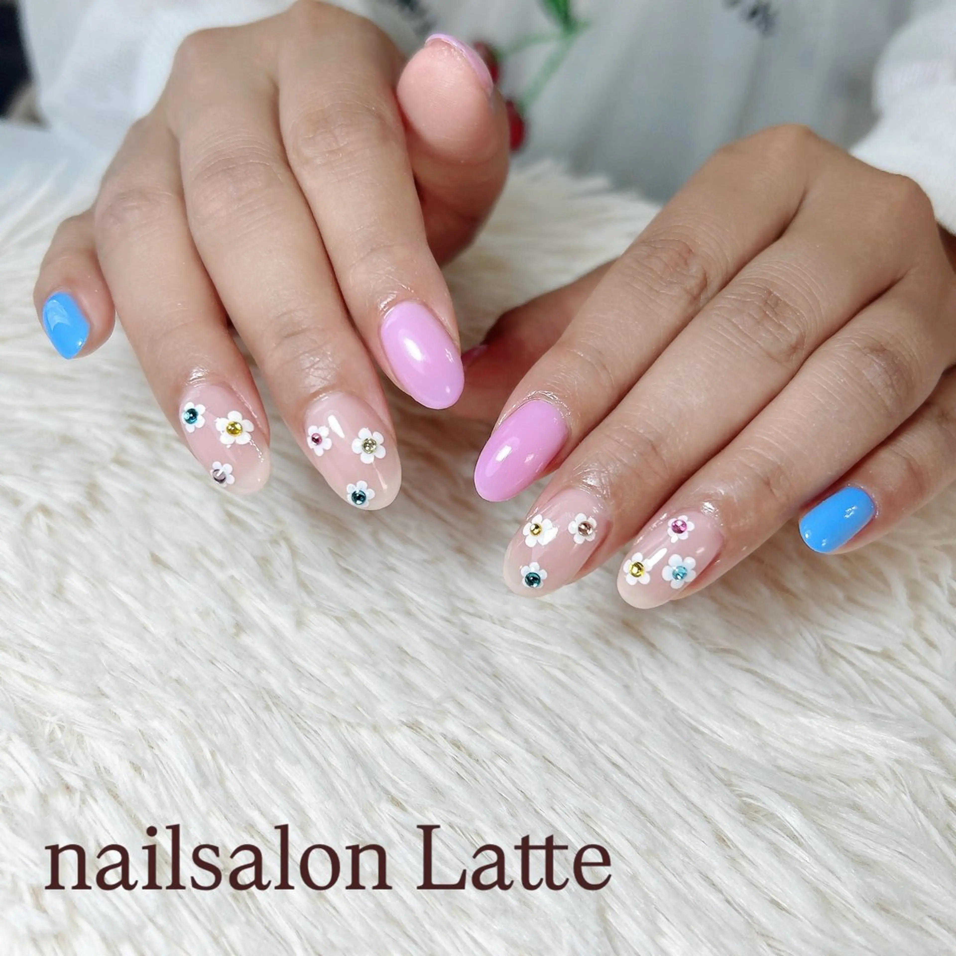 ネイル Nailsalon Latteのネイルデザイン