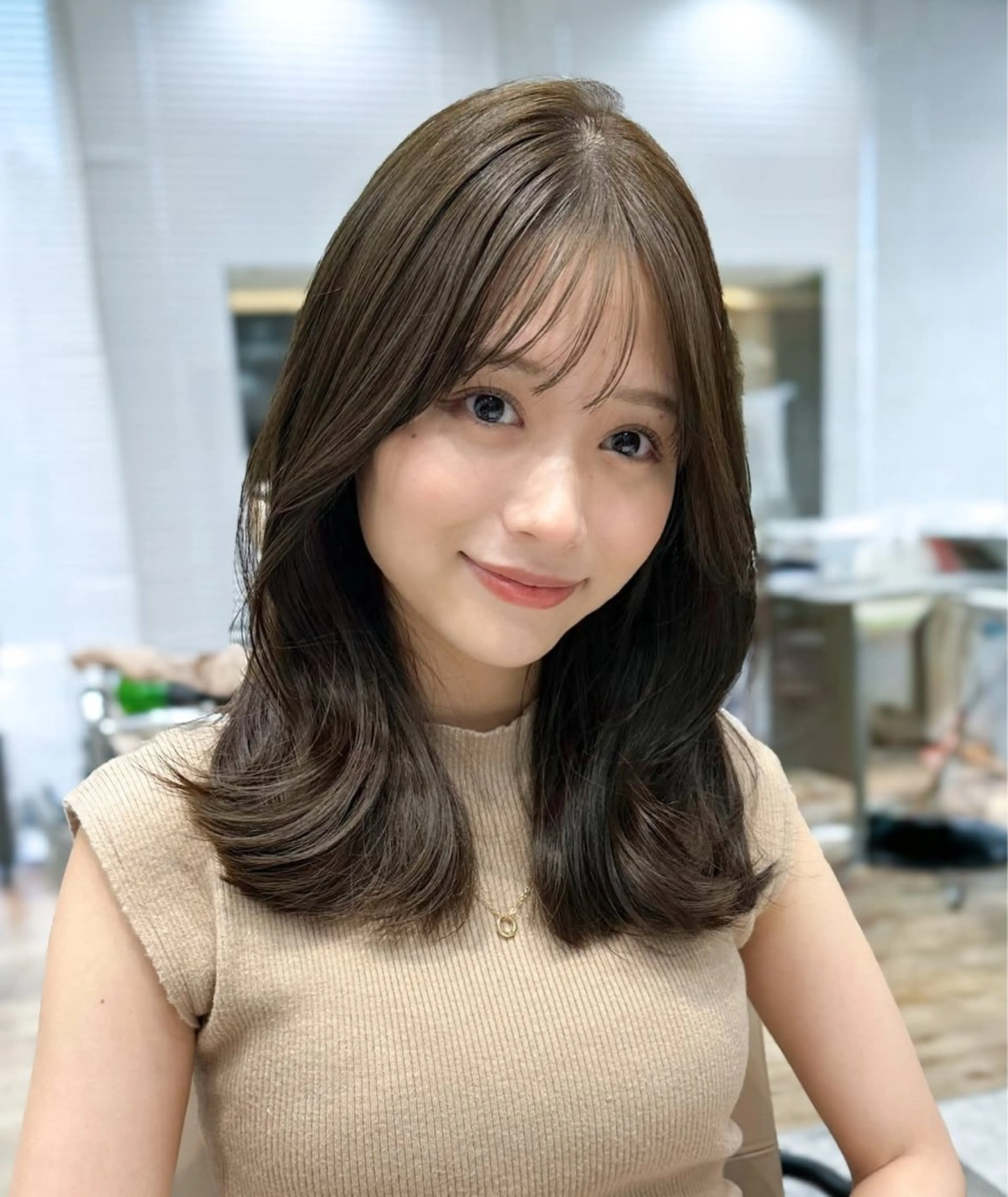 ミディアム 韓国風ヘア トリートメント レイヤー・カット✂️ 透明感カラーこうたのヘアスタイル