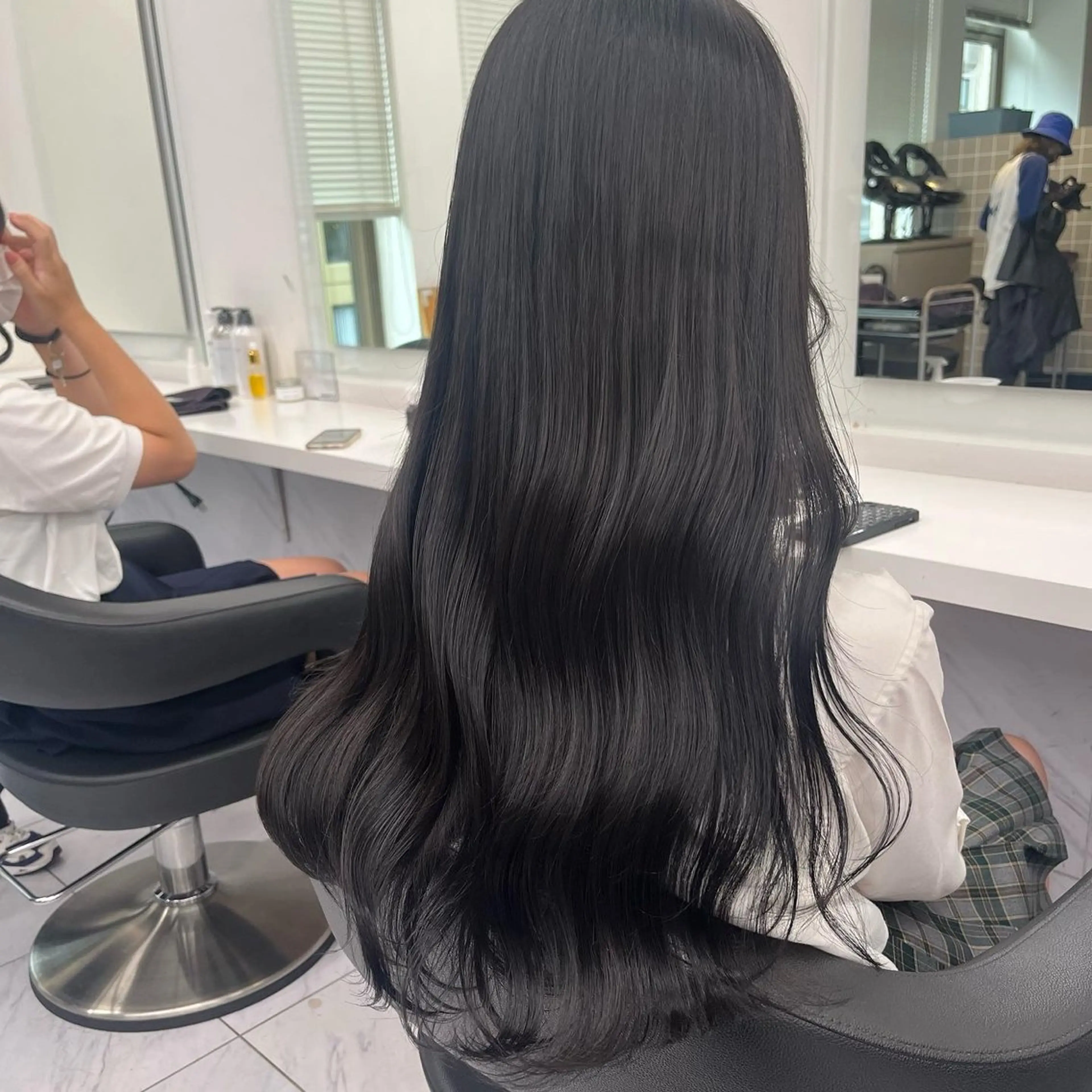 ロング カット ヘアカラー トリートメント ヘッドスパ ヘアセット 寒色＆ブリーチ特化 寒色MiOのヘアスタイル