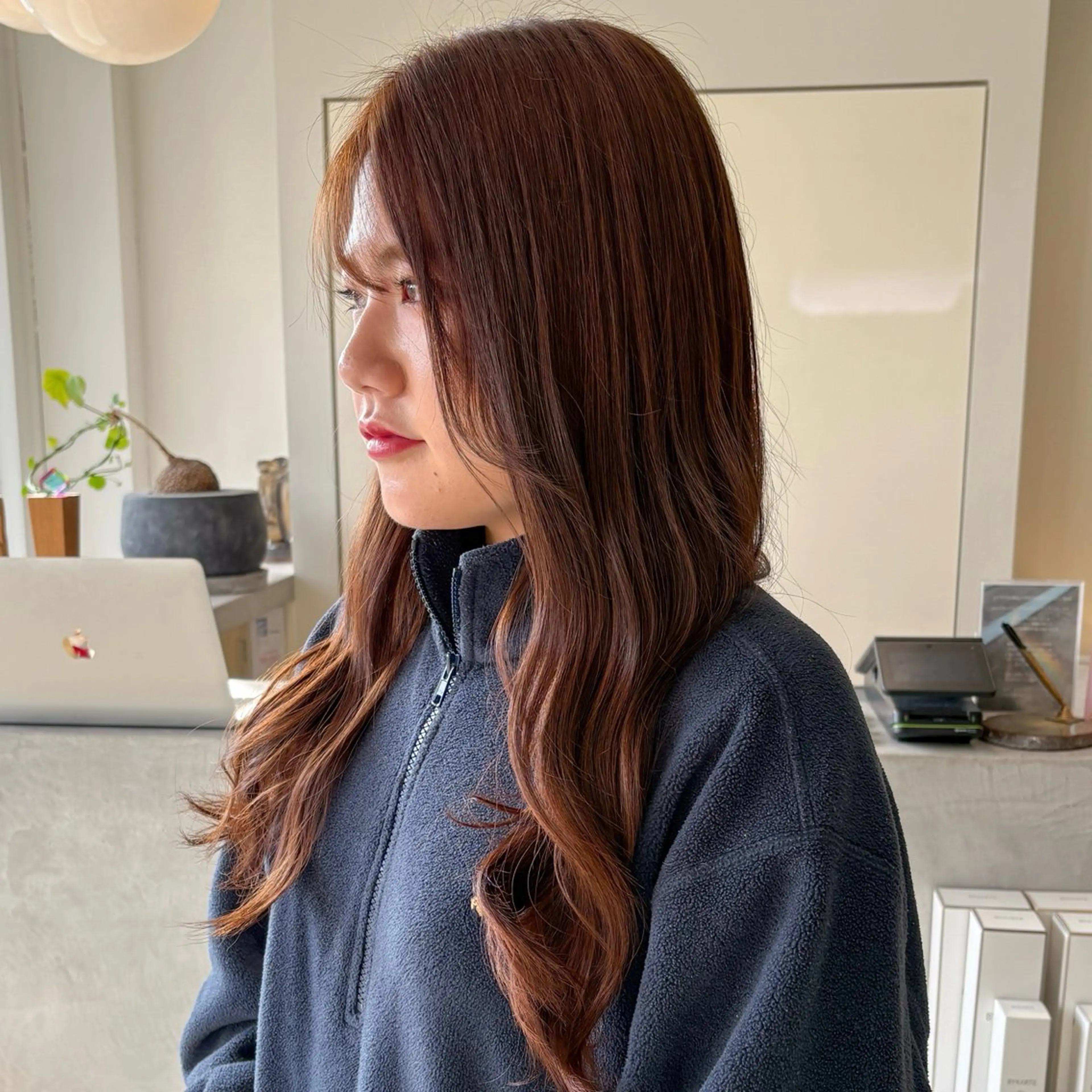 ロング カラー ブラウンカラー 安西 香利奈のヘアスタイル