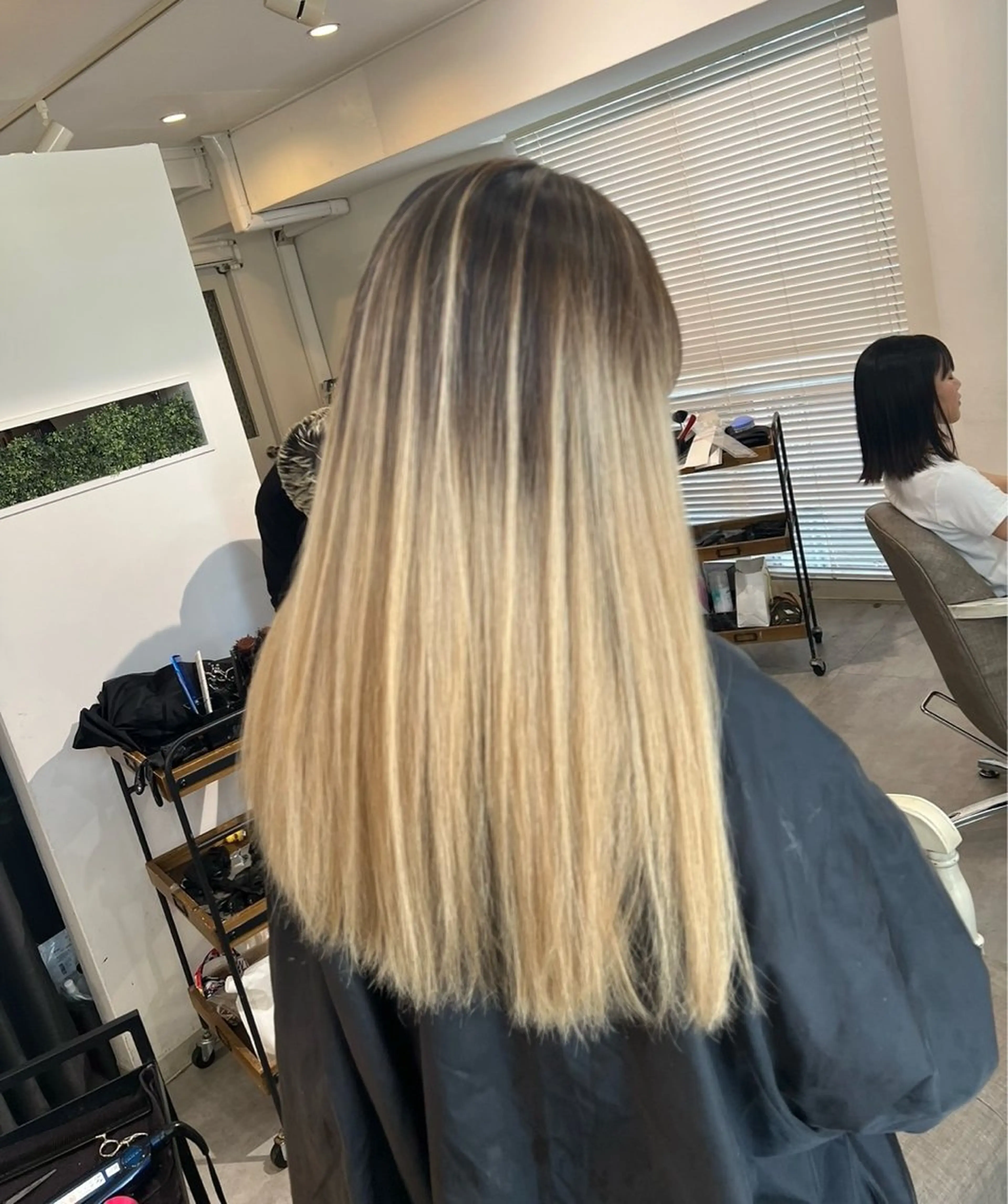 ロング カラー バレイヤージュ ベージュカラー ブロンド ブロンドベージュ レイヤーカット ヘアカラー 指名数No.1 /NAOYAのヘアスタイル