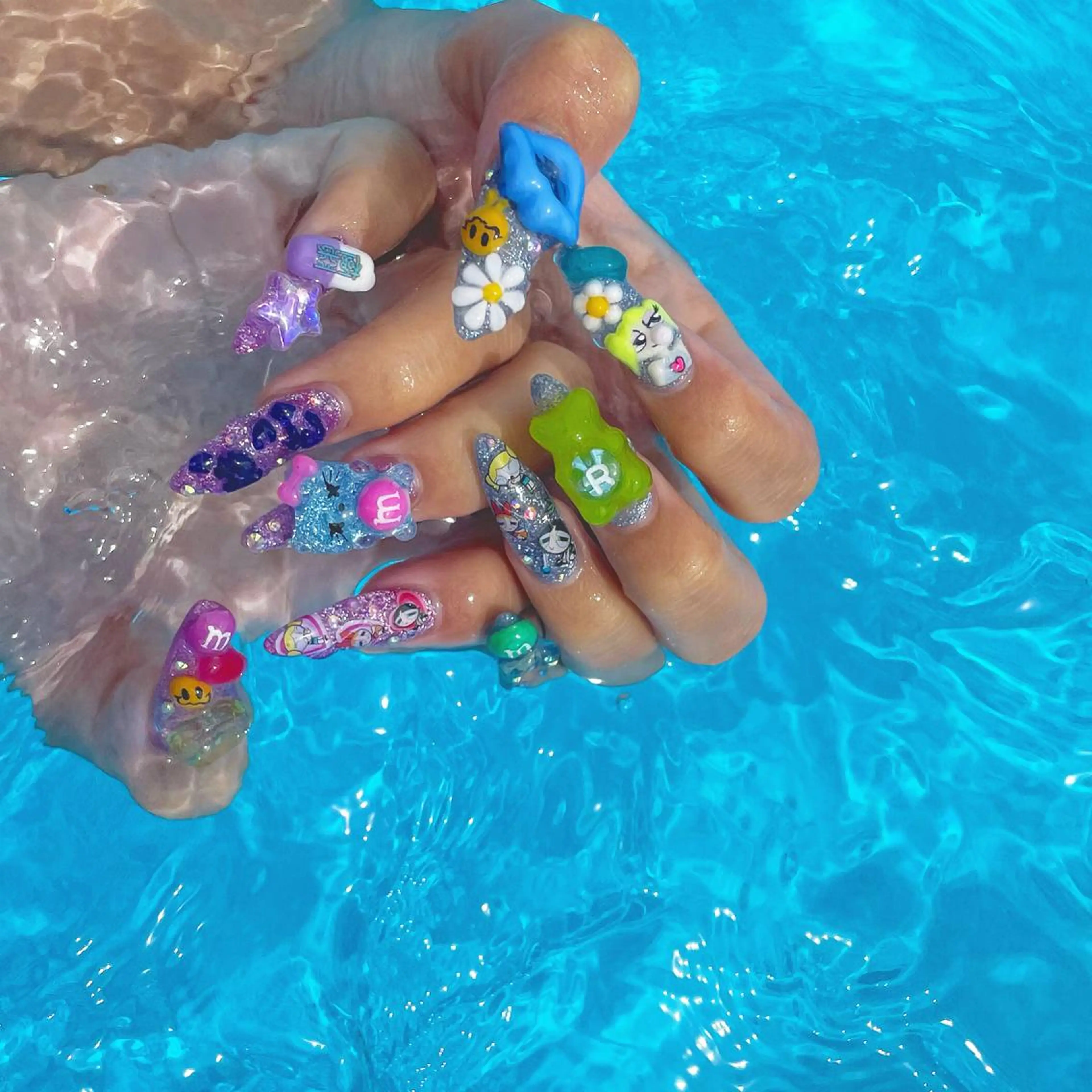 ロング ネイル ハンドネイル ⛓Miyu ⛓のネイルデザイン