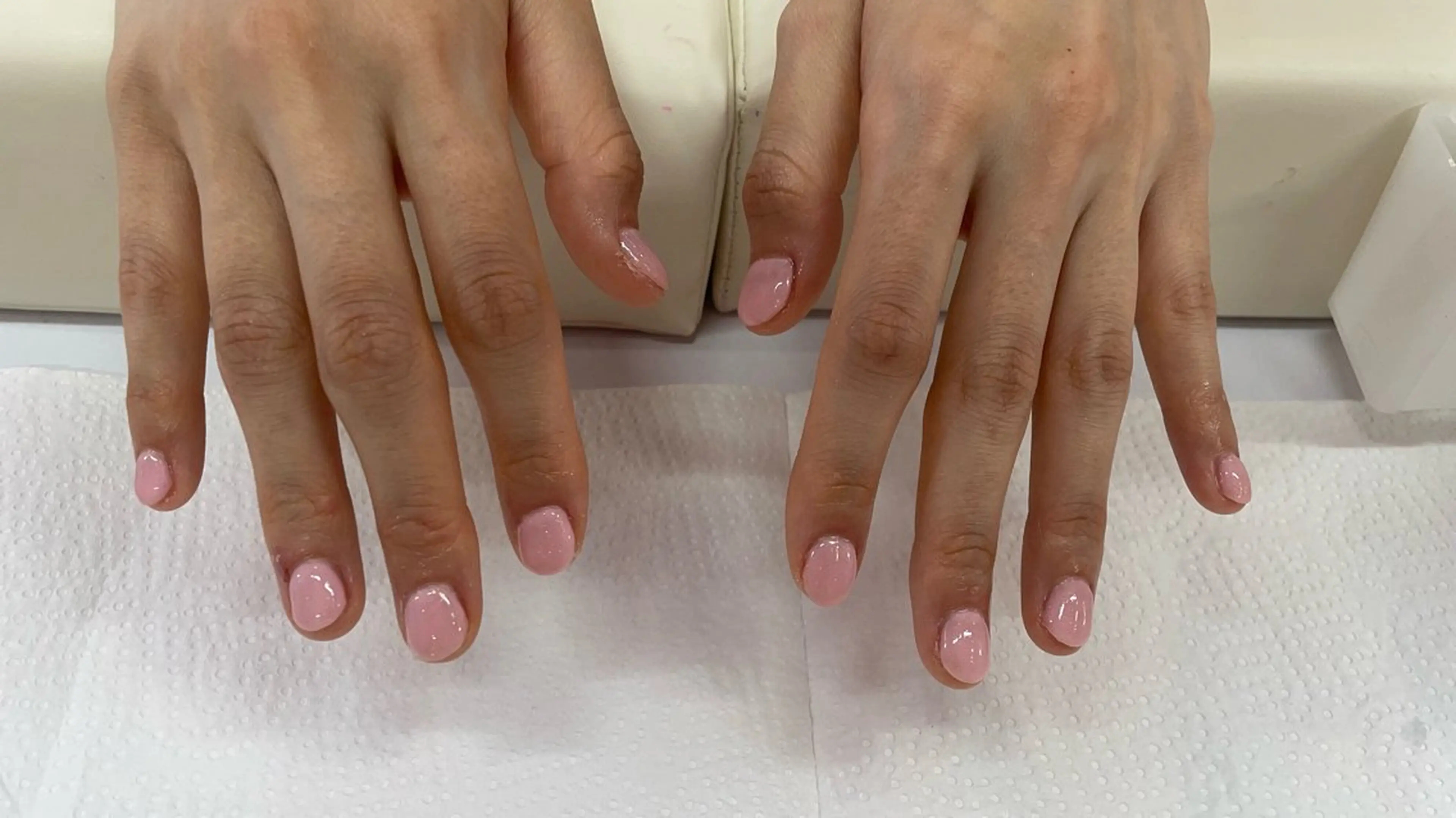 ネイル ラメ(グリッター) ピンク Marina Verestのネイルデザイン