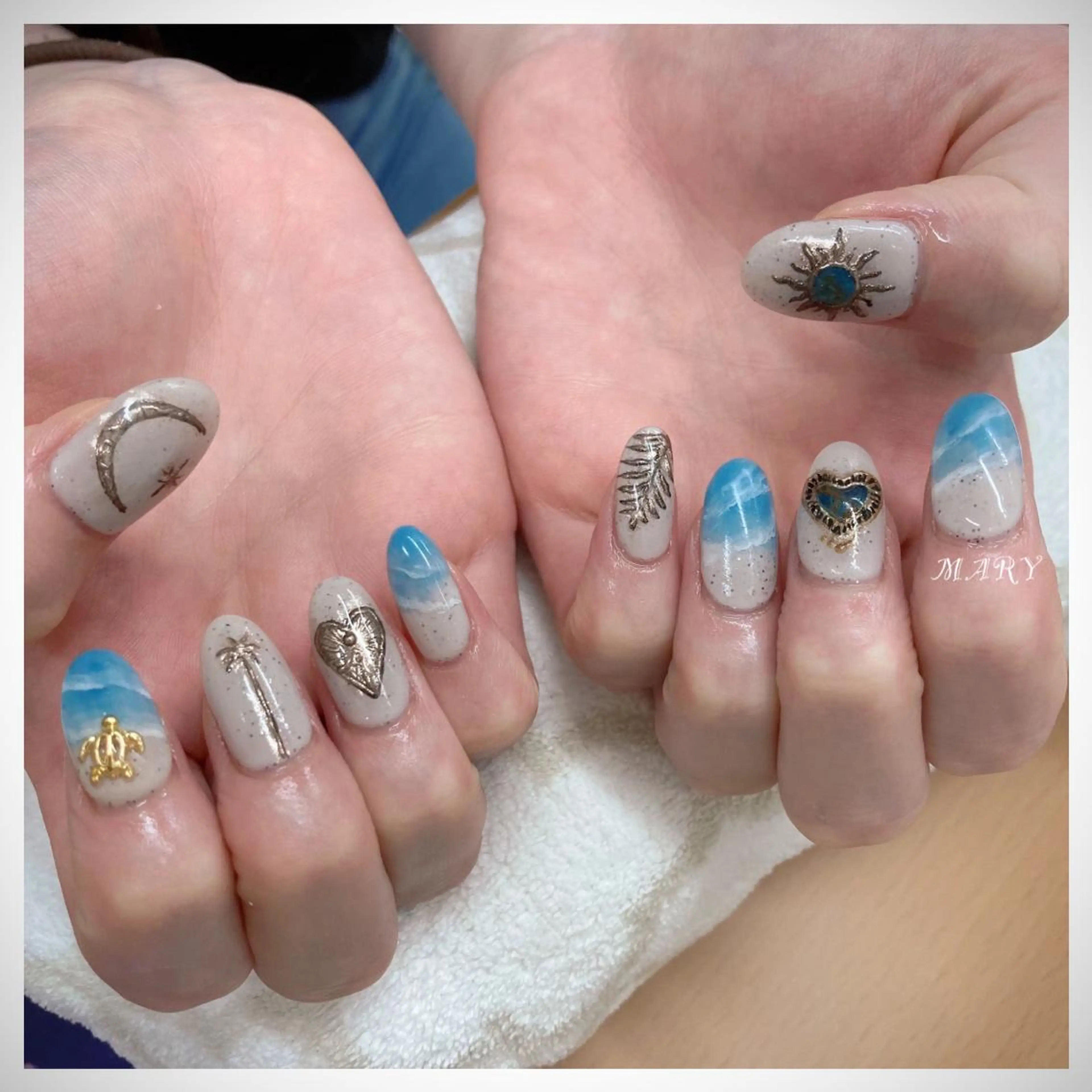 ネイル アートネイル ミラーネイル ニュアンスネイル ハンドネイル Mary nail .narumiのネイルデザイン