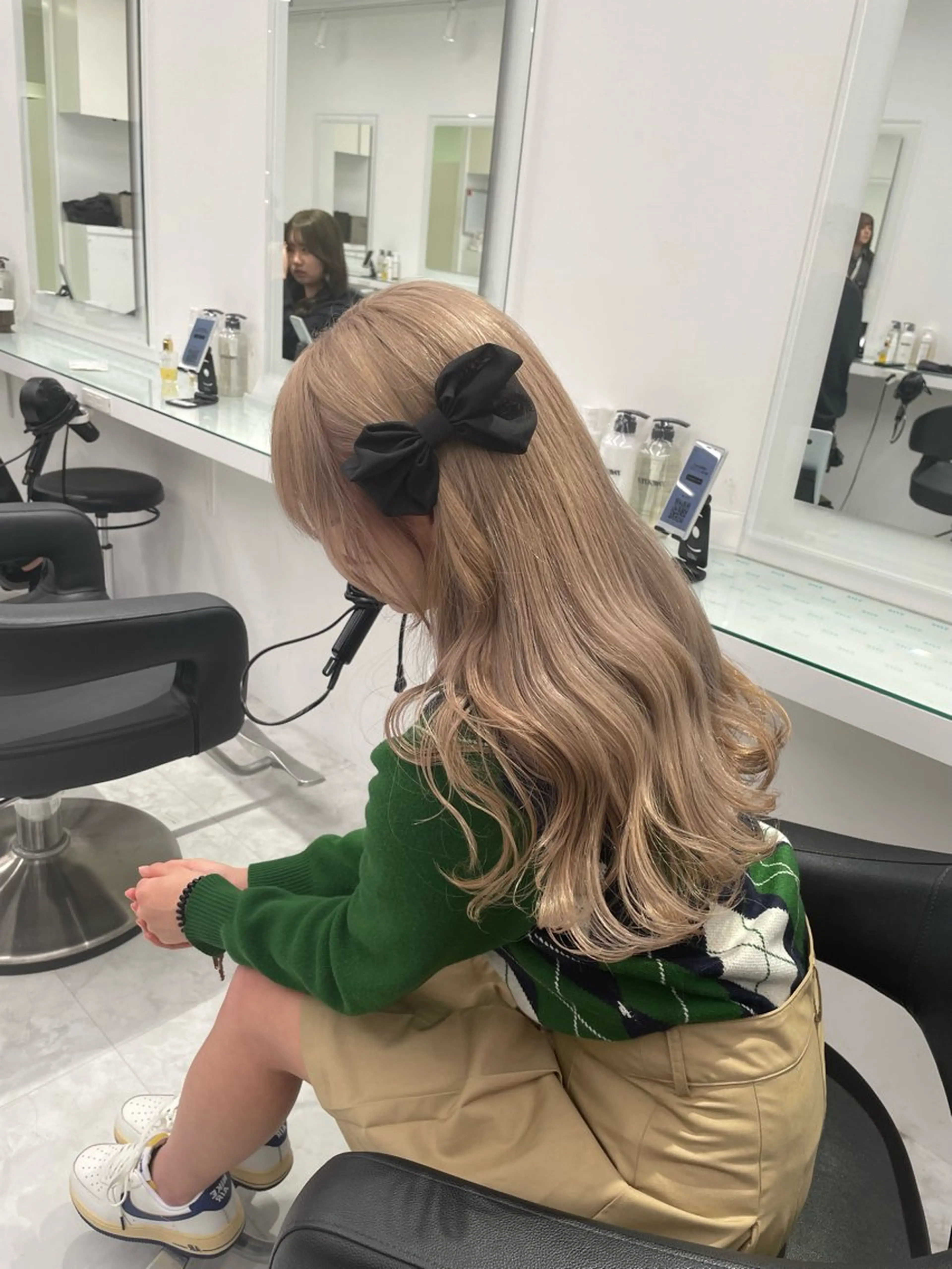 ロング カラー ヘアアレンジ ヘアカラー トリートメント ヘッドスパ ヘアセット ウルフカット×ハイ トーン職人🤍ゆうひのヘアスタイル