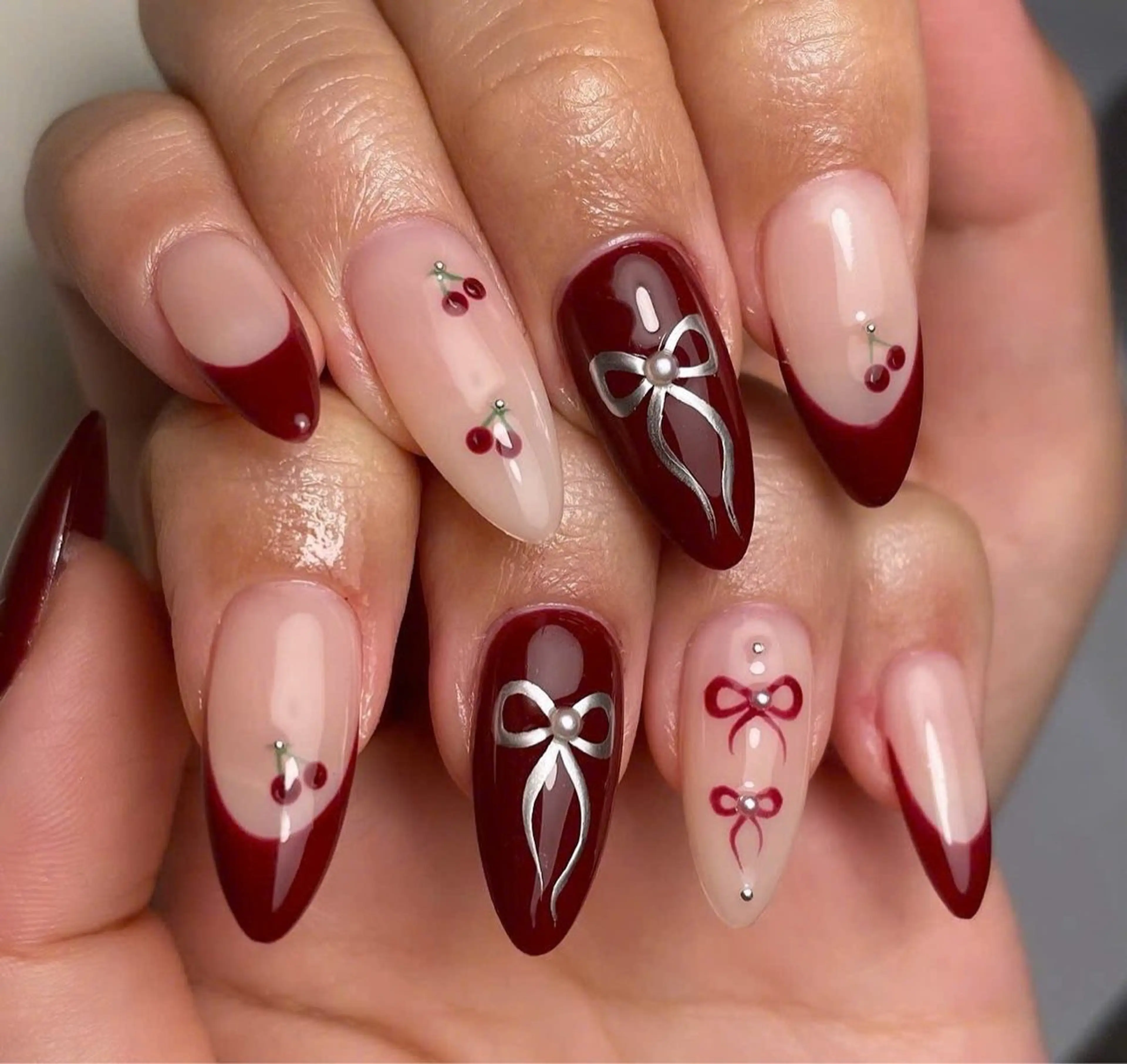 ネイル オーロラネイル フレンチネイル ジェルネイル ハロウィン キラキラネイル ハンドネイル H.baby Nail Salonのネイルデザイン