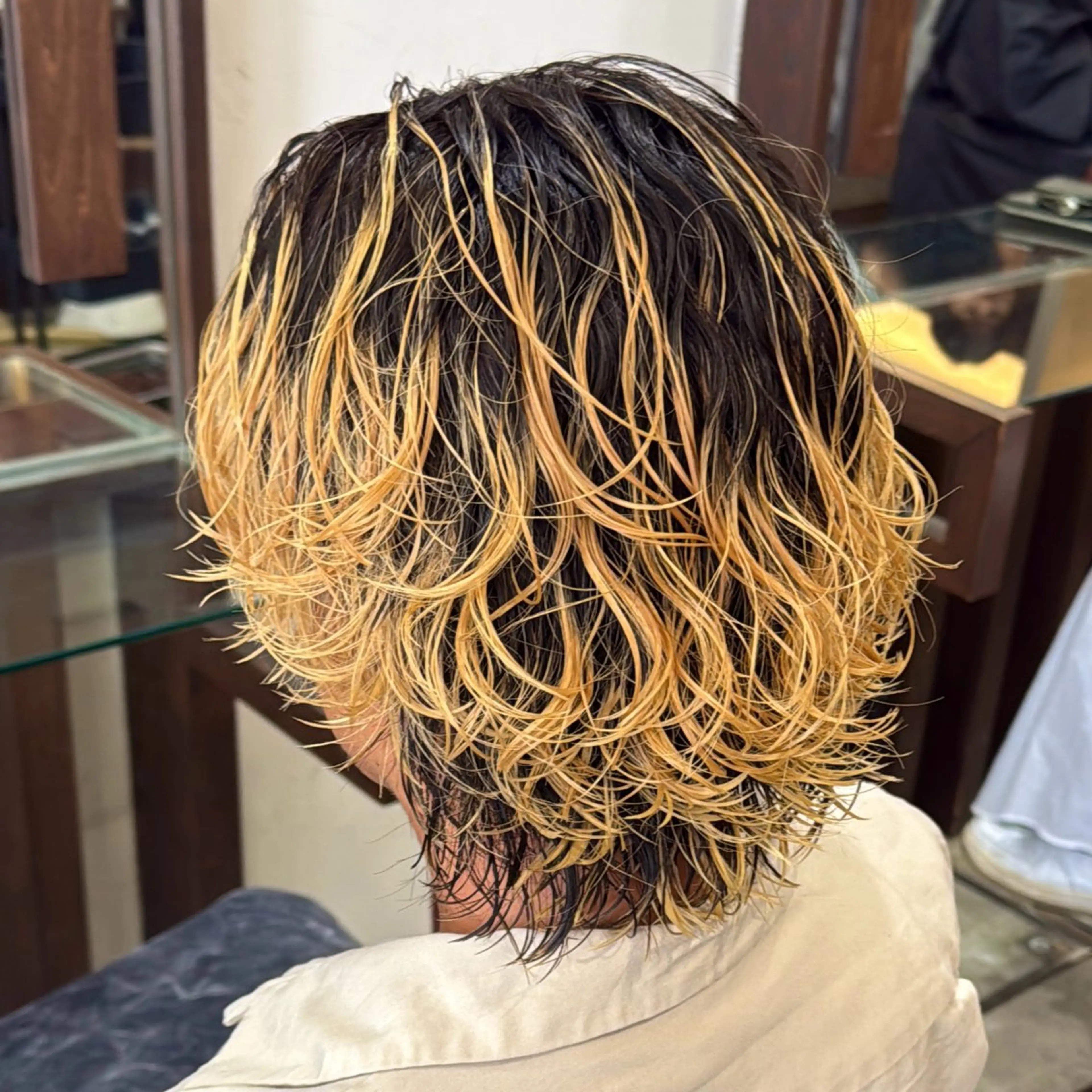 パーマ メンズ メンズブリーチ メンズパーマ 波巻きパーマ カット パーマ スペインカール/ サーフカール/RYUのヘアスタイル