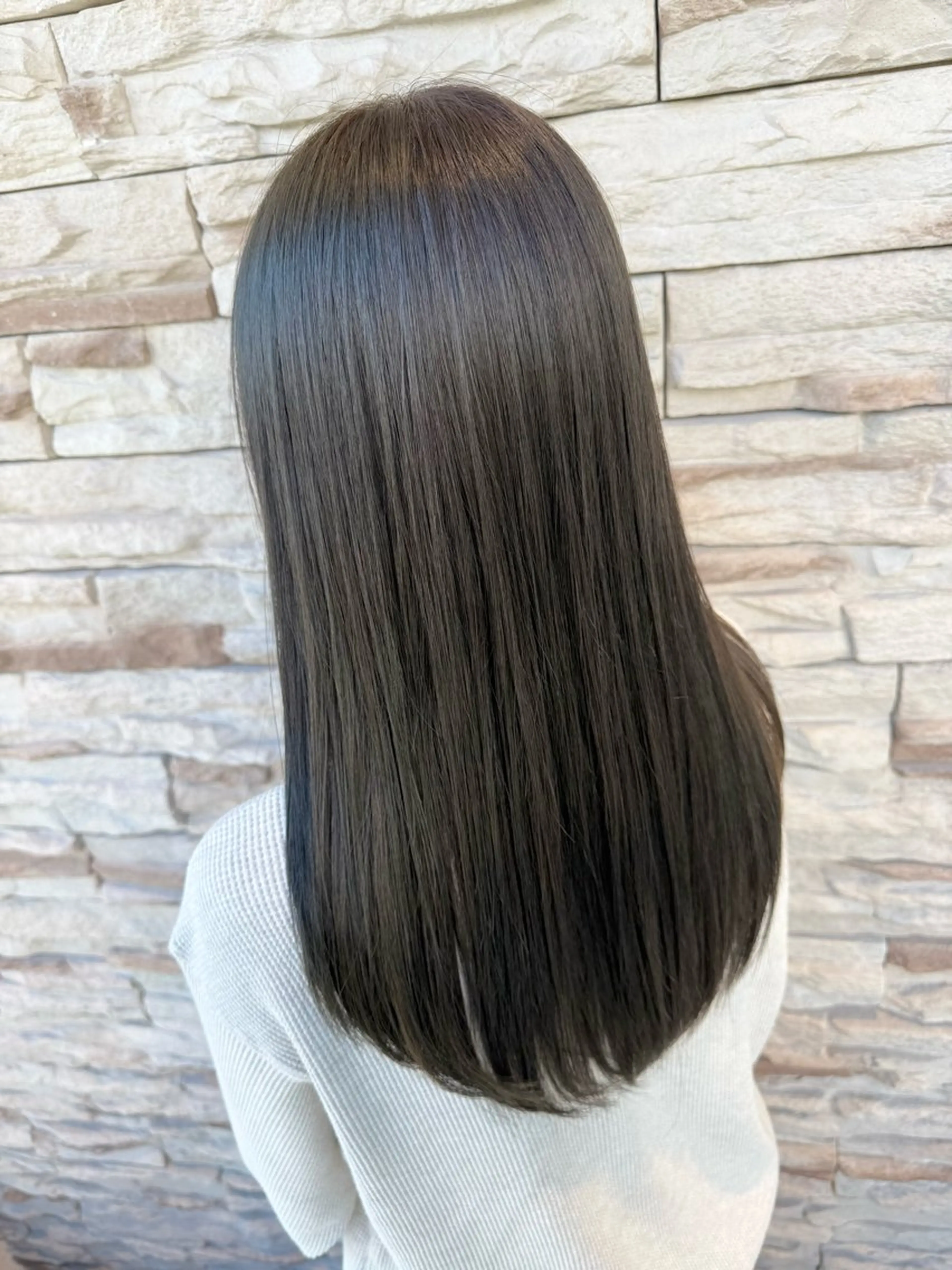 ロング カット ヘアカラー トリートメント レナークアリア 梅津美憂のヘアスタイル