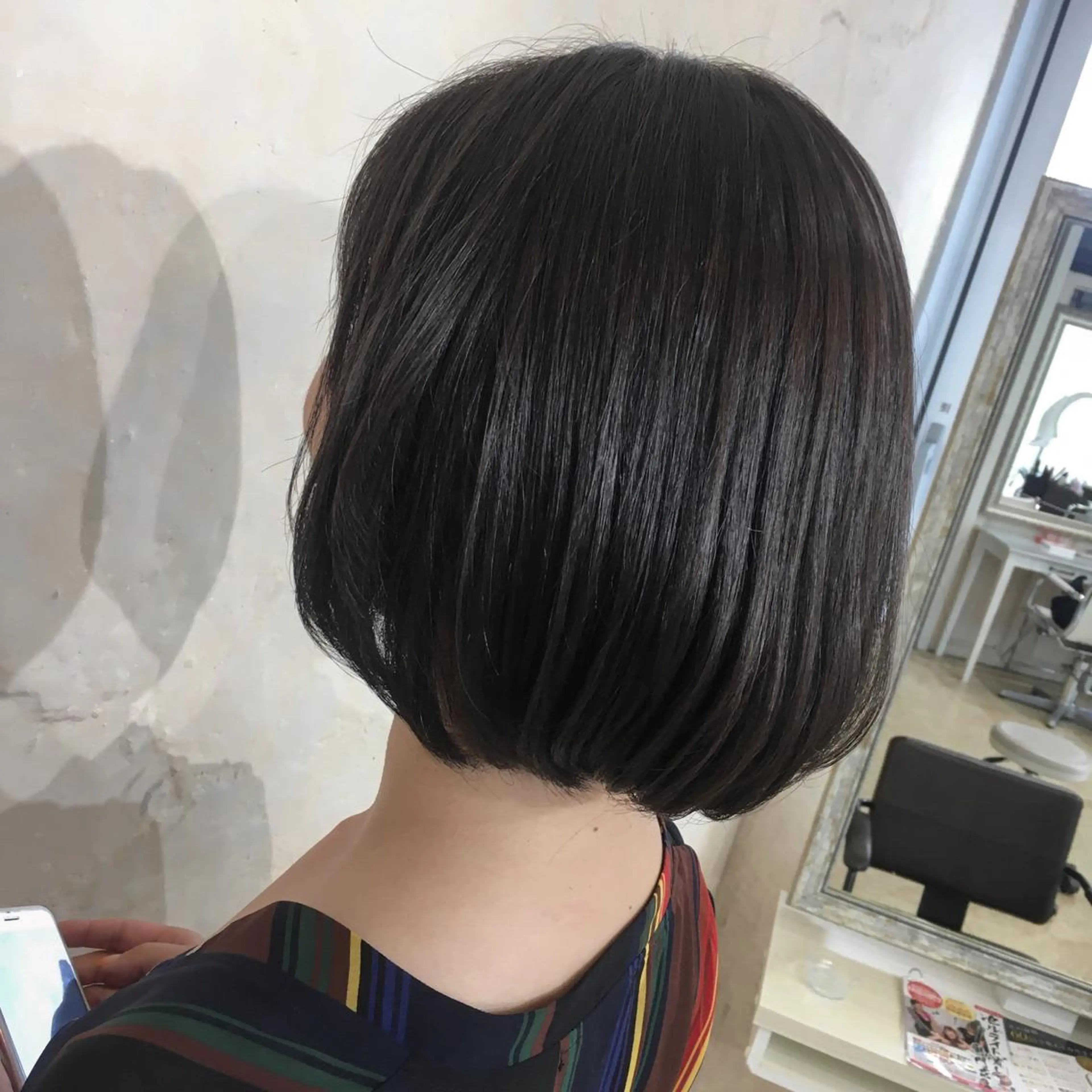 ショート カラー パーマ ヘアアレンジ メンズ キッズ ネイル マツエク・マツパ 前下がりボブ センターパート マッシュ アッシュ グラデーションカラー 角床直哉 カラーカットNO 1のヘアスタイル