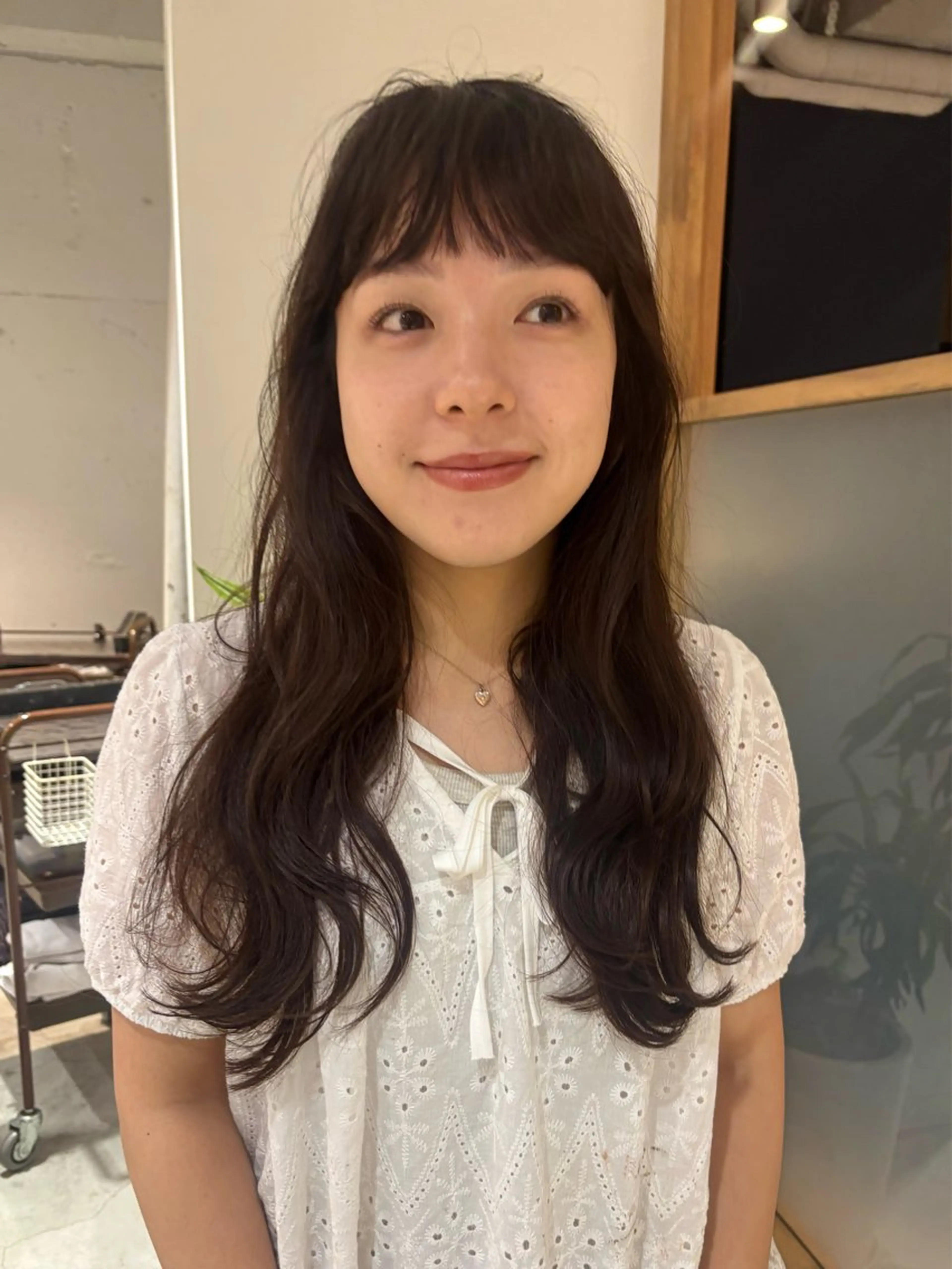 ロング カラー アッシュ ベージュカラー ブラウンカラー 透明感カラー オリーブベージュ カット ヘアカラー mei｜顔まわり ×透明感カラーのヘアスタイル