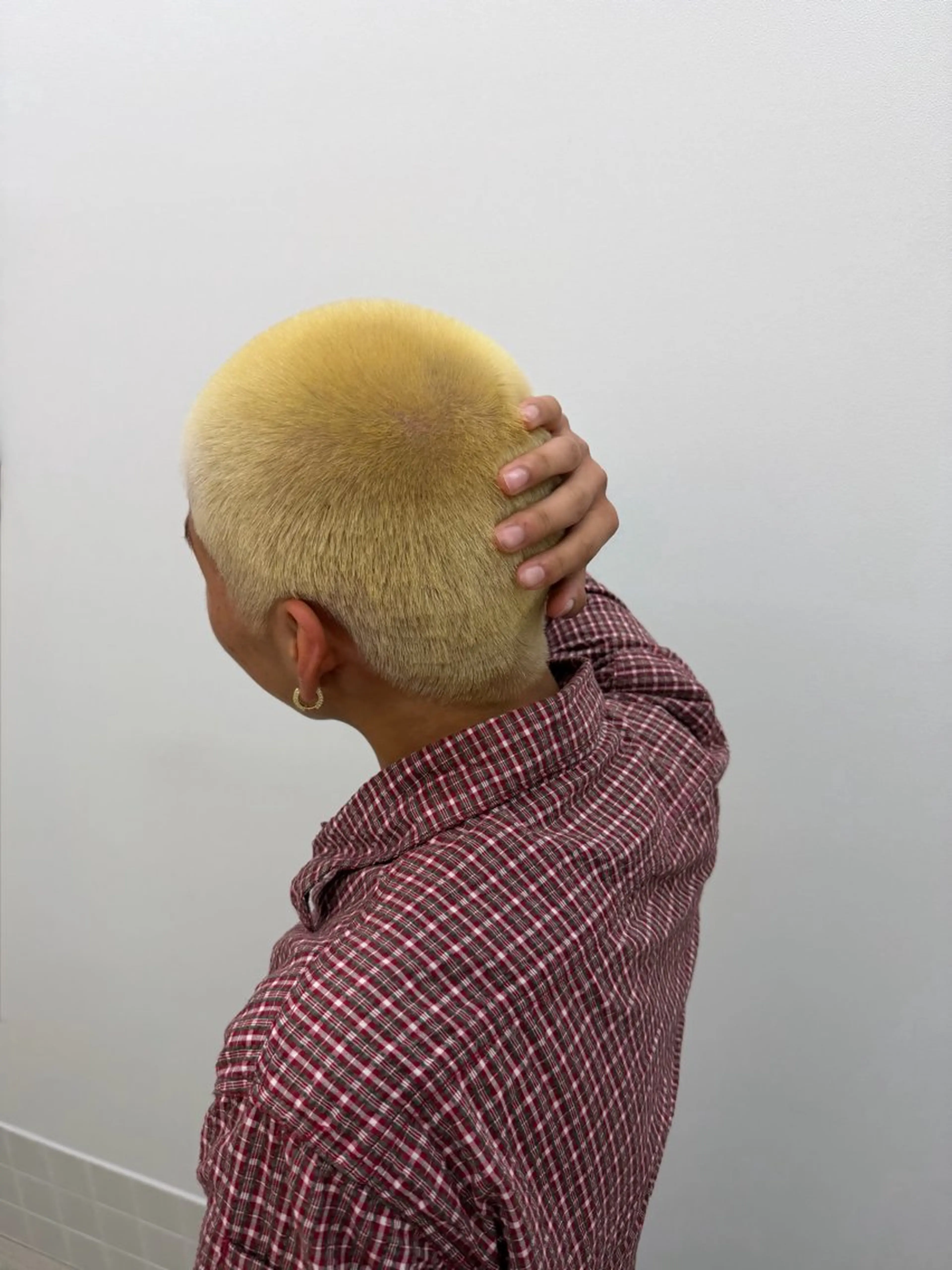 ショート ヘアカラー 加本 翼のヘアスタイル