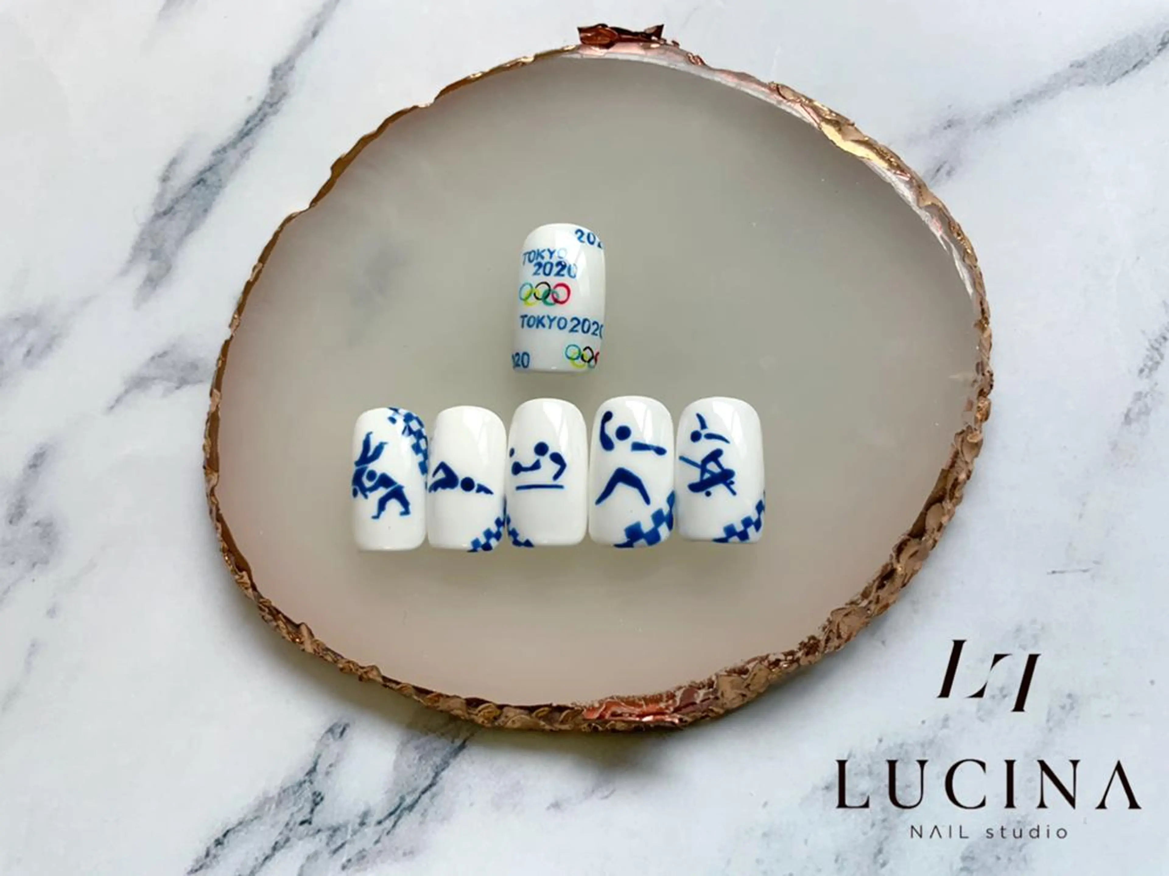 新橋 ルキナ スタッフのネイルデザイン