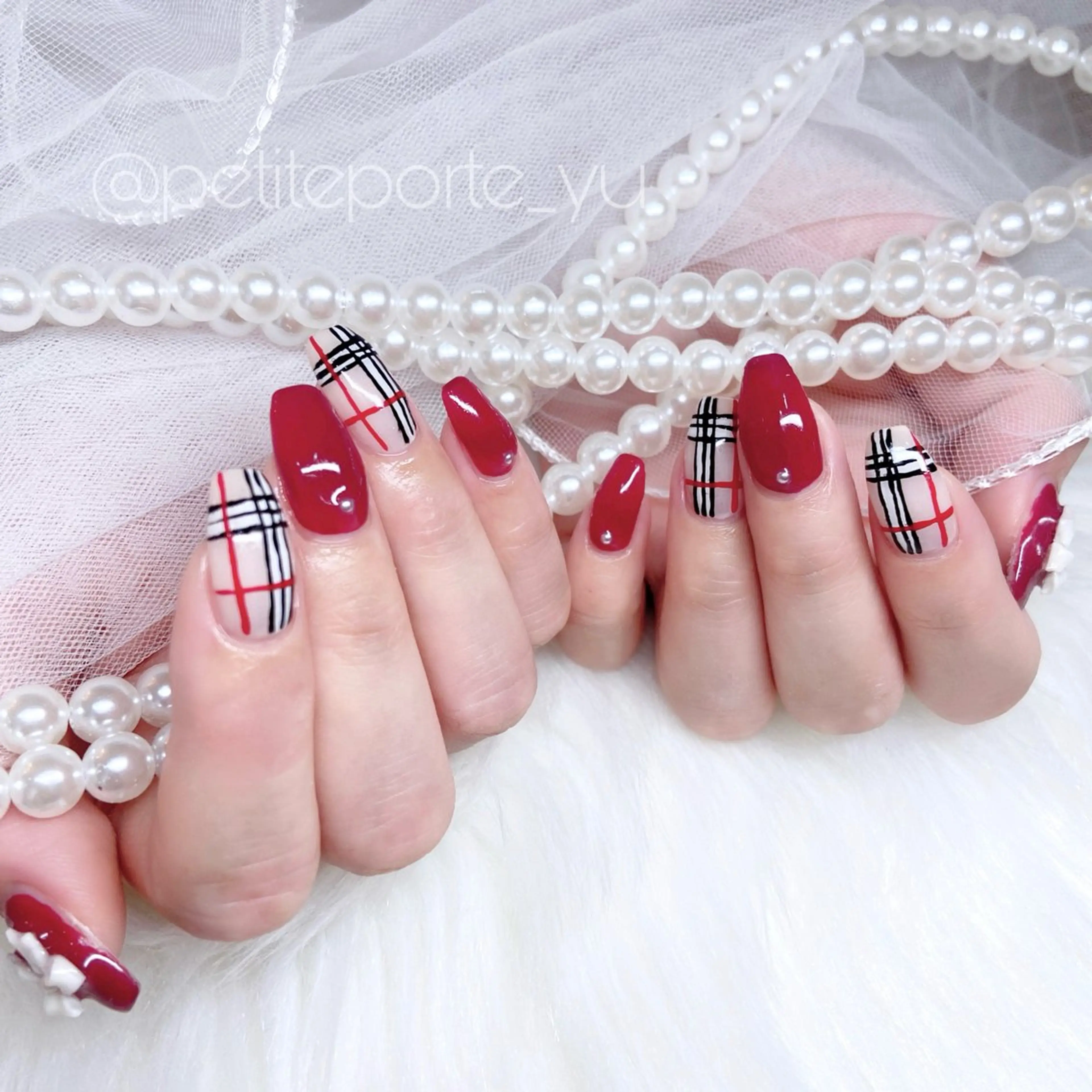 ネイル アートネイル ボルドー ガーリー 冬ネイル ハンドネイル petite porteのネイルデザイン