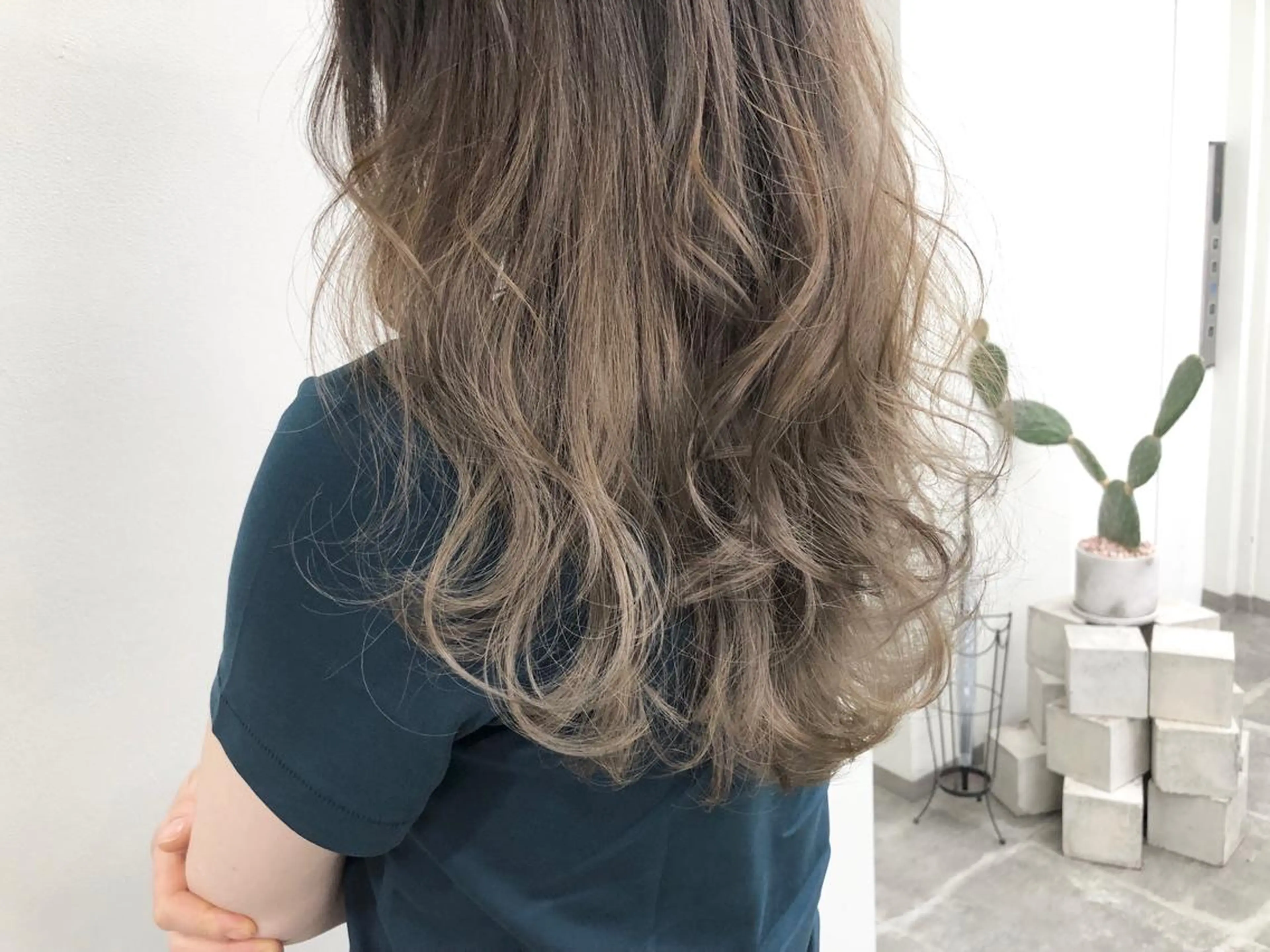 ロング ハイライト 小澤大輔 YOLO hairのヘアスタイル