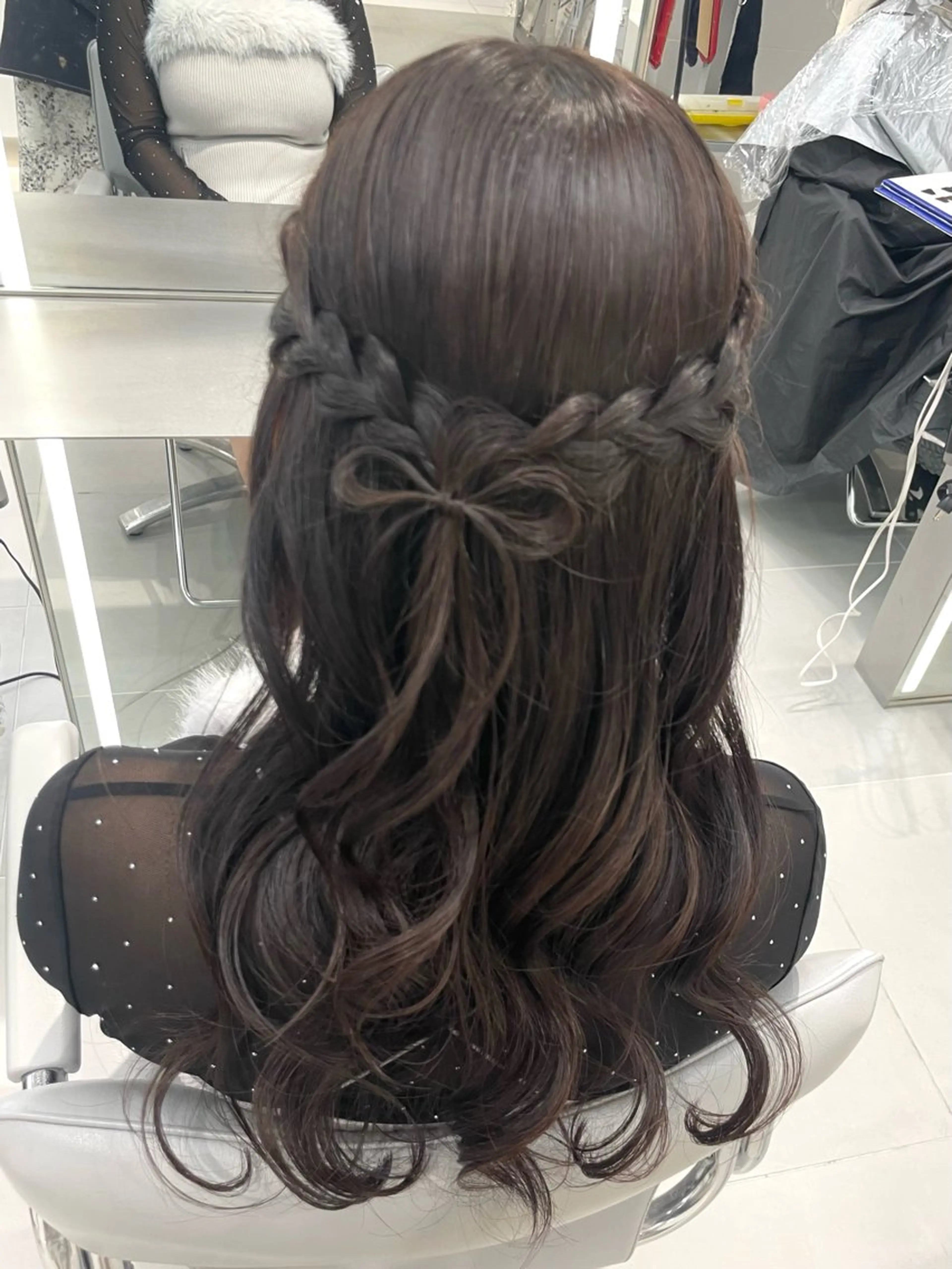 ヘアアレンジ ハーフアップ ヘアセット ヘアセット🎀耳つぼ 👂💎MONAMIのヘアスタイル