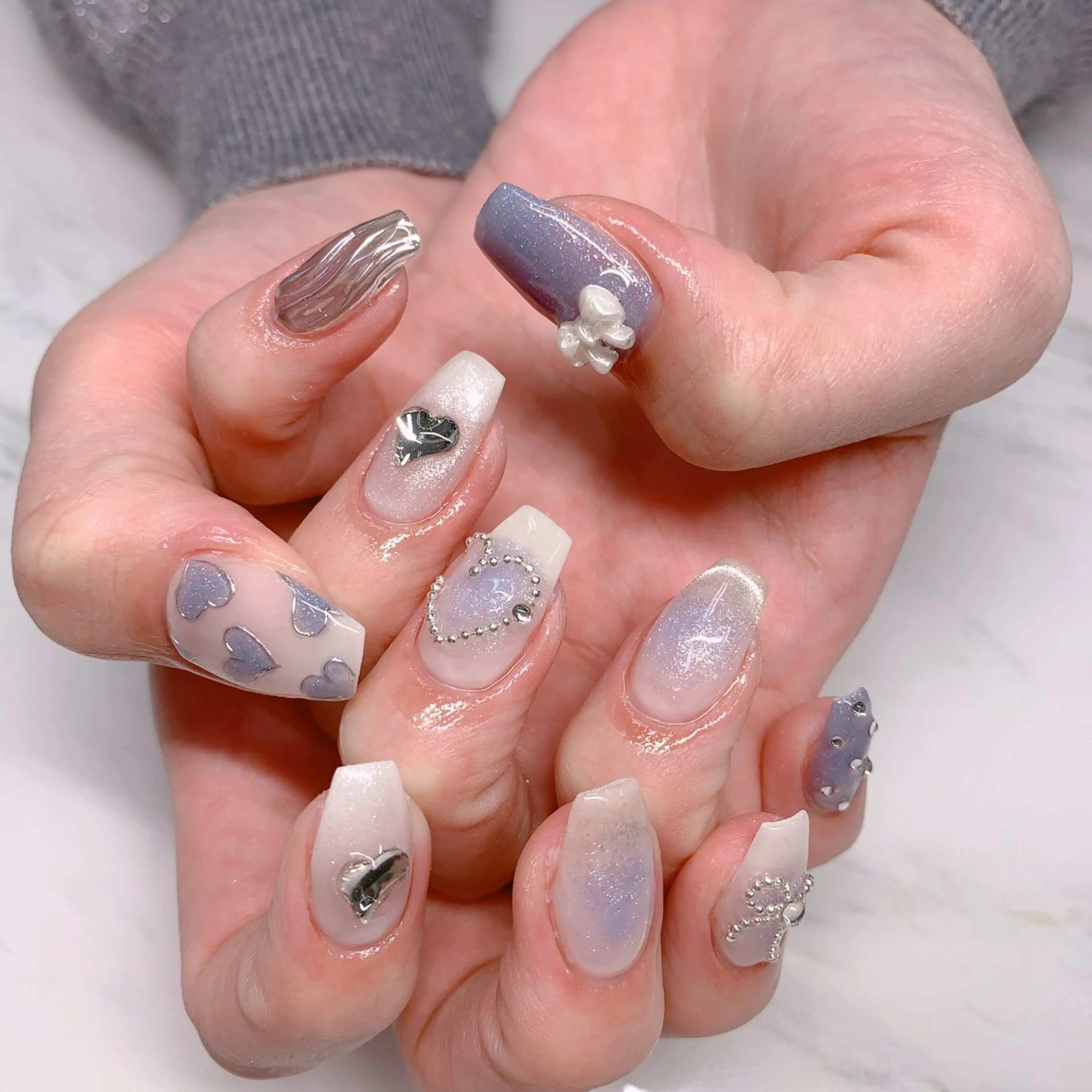 ネイル オーロラネイル 長さ出し フットネイル ジェルネイル キラキラネイル ハンドネイル インフィニティ ネイルサロンのネイルデザイン