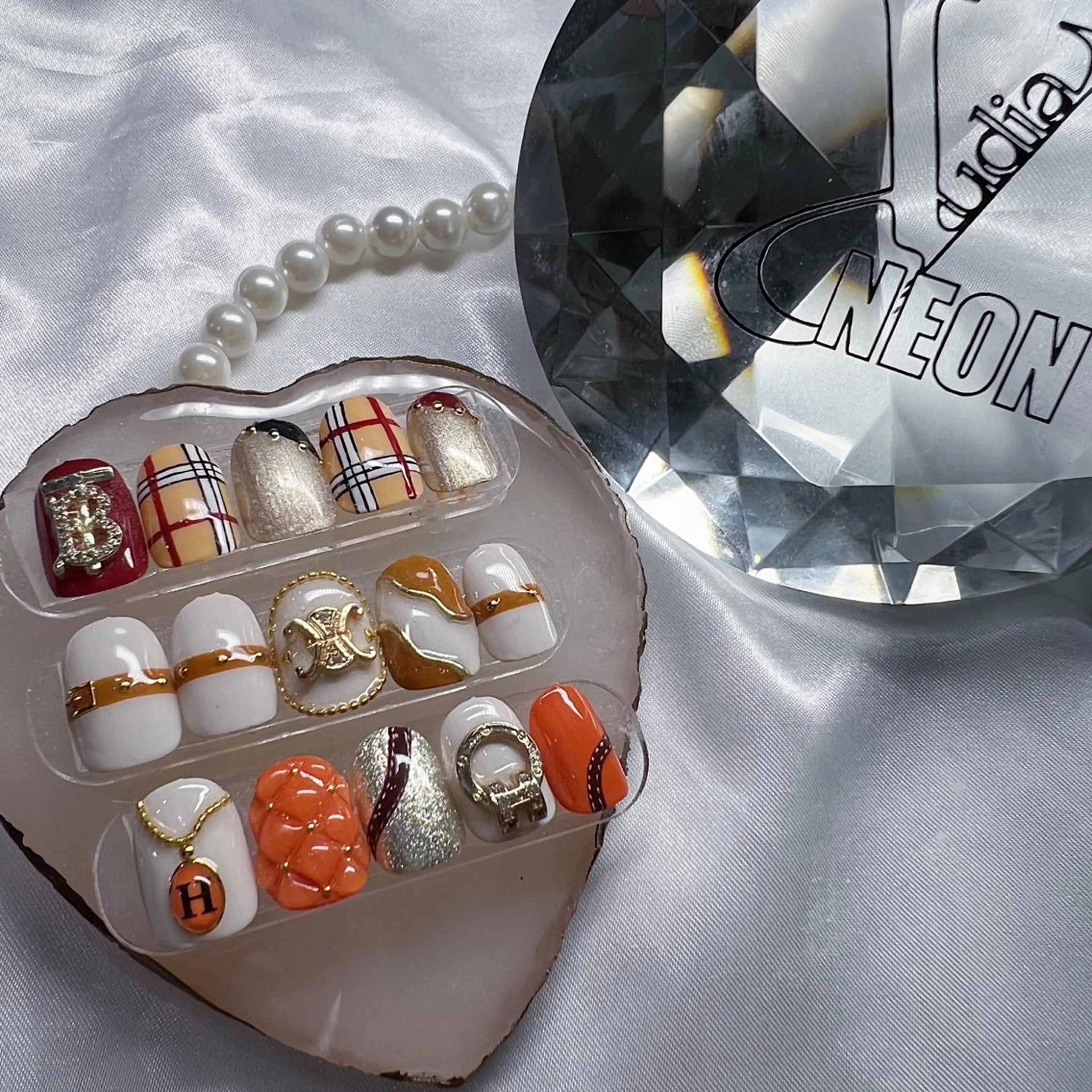 ネイル élu by Noriko 前原のネイルデザイン