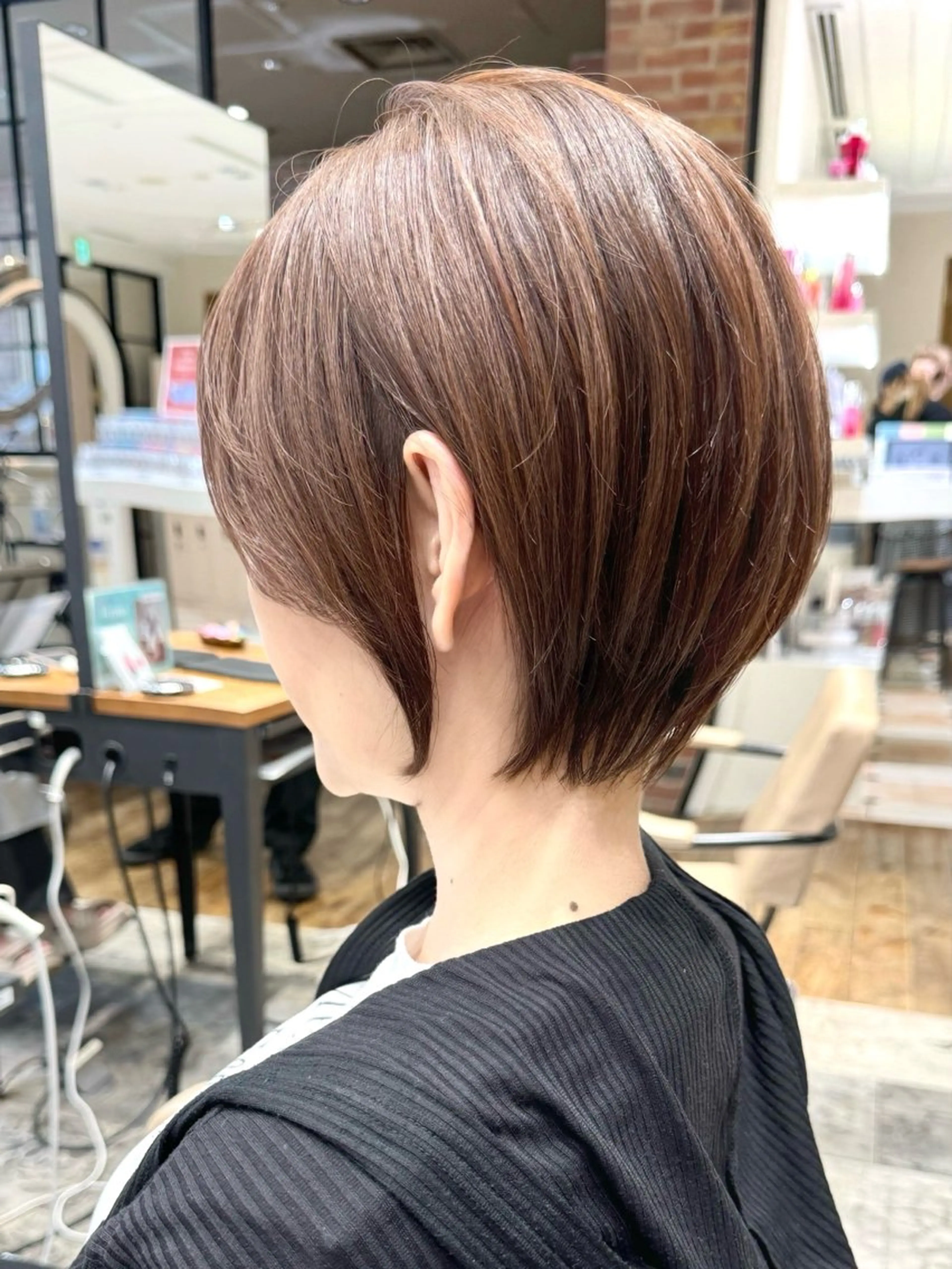 ショート カラー カット ヘアカラー トリートメント 💍新宿ショート 💍岩田莉奈のヘアスタイル