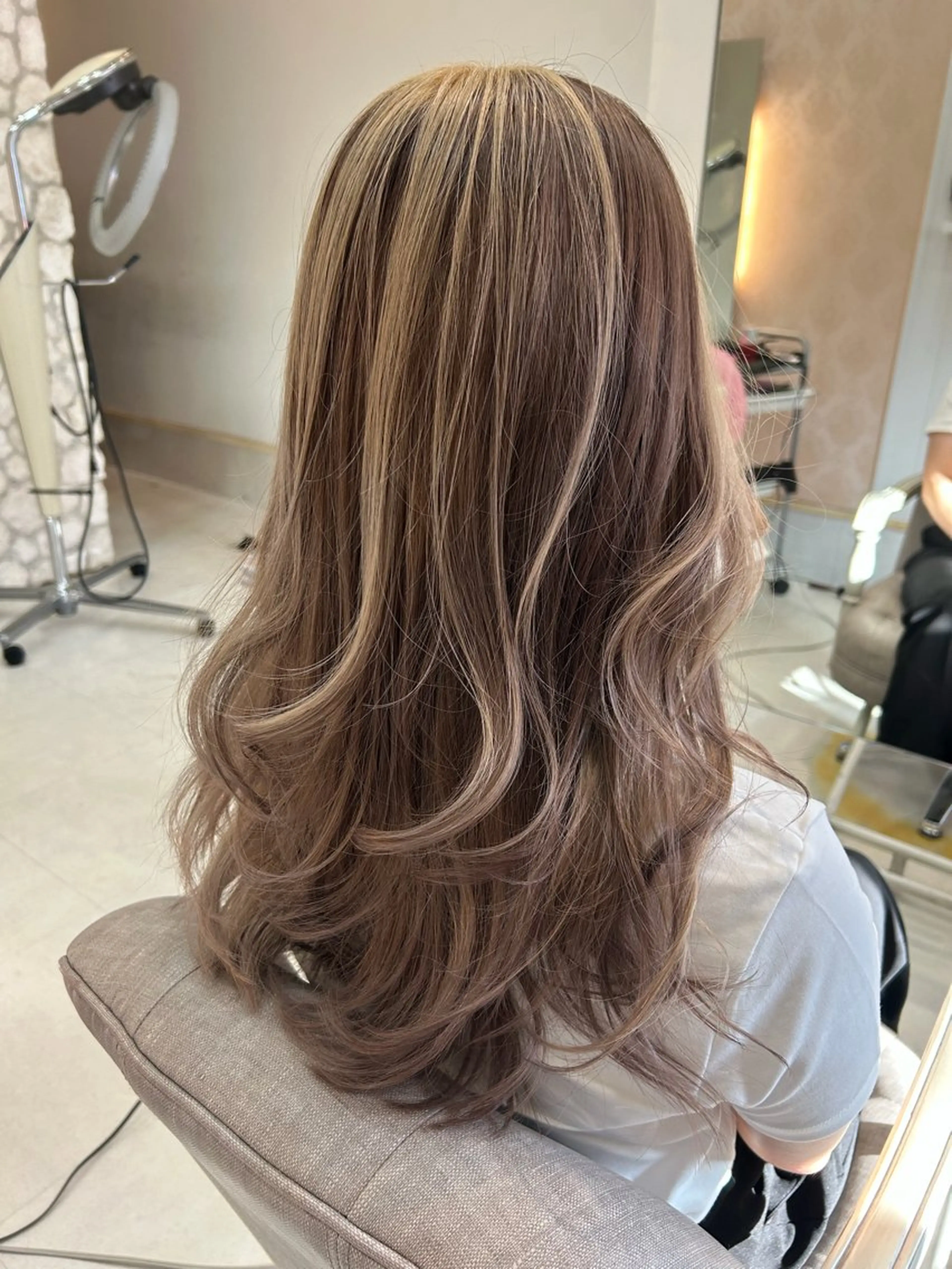 ロング カラー 沼田 孝志のヘアスタイル