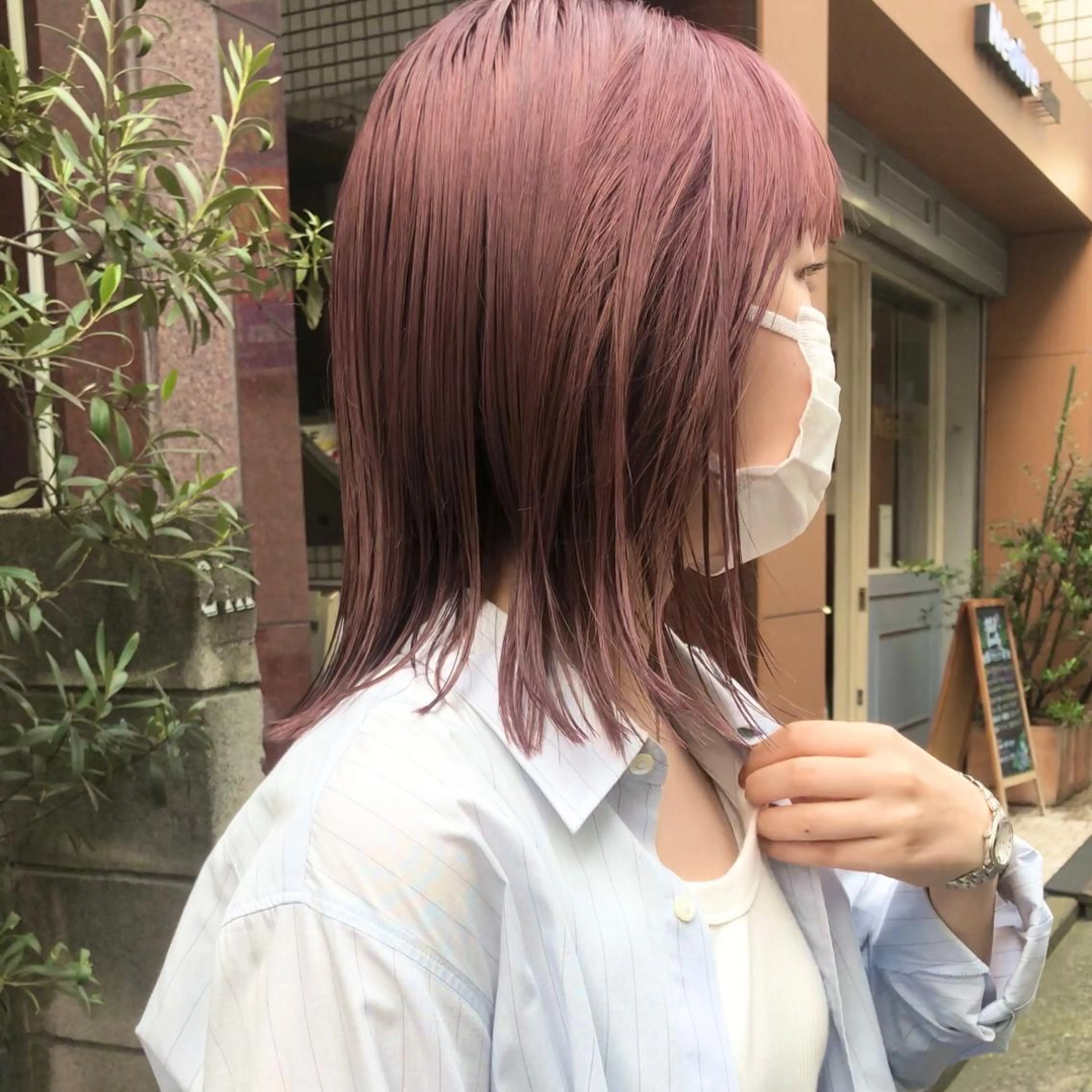 ミディアム カラー ブリーチ ピンクカラー ヘアカラー トリートメント ハイトーン/ブリーチ 似合せカット/パーマのヘアスタイル