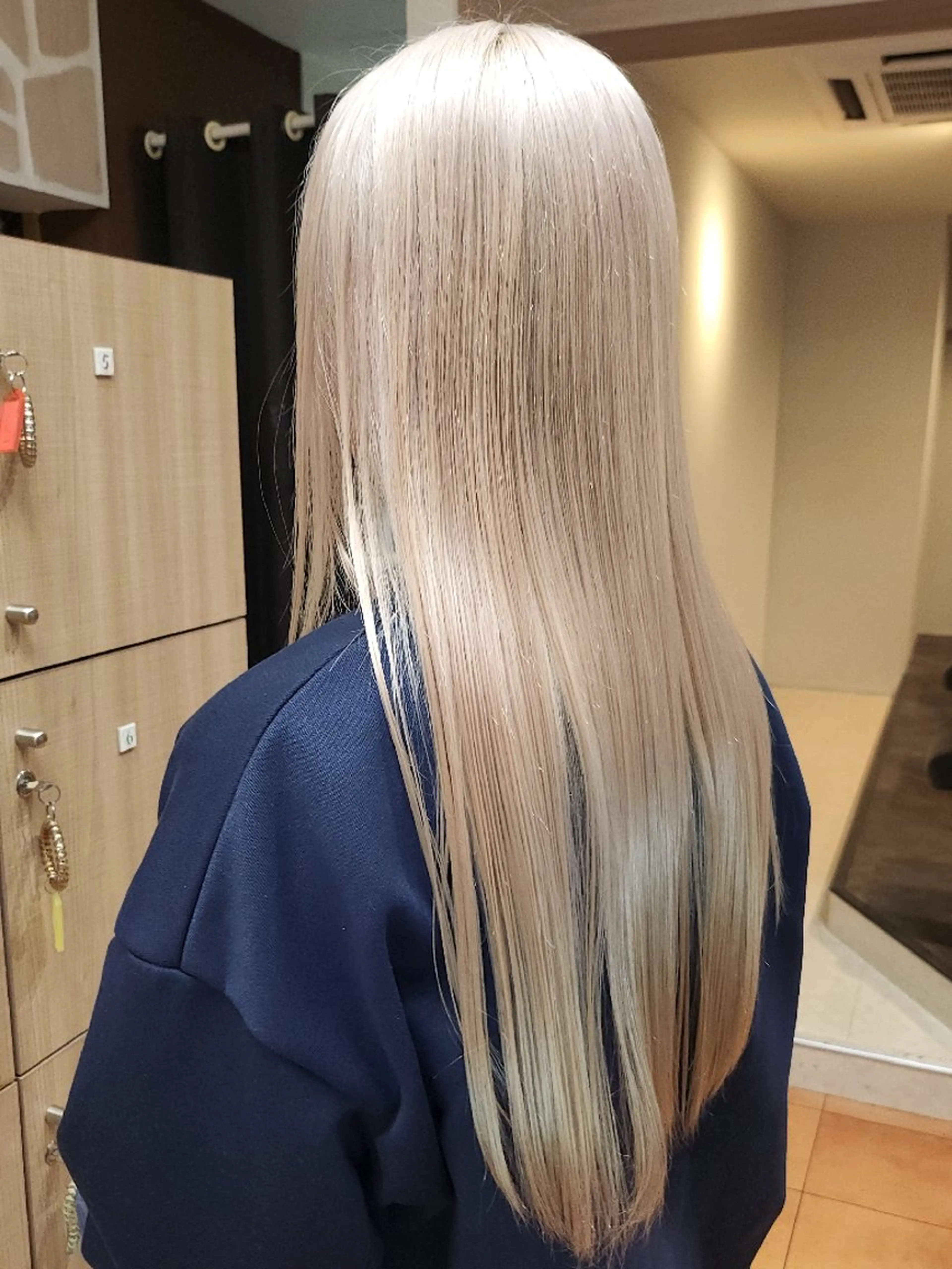 ロング カラー ハイトーンカラー ケアブリーチ特化 same 🦈のヘアスタイル