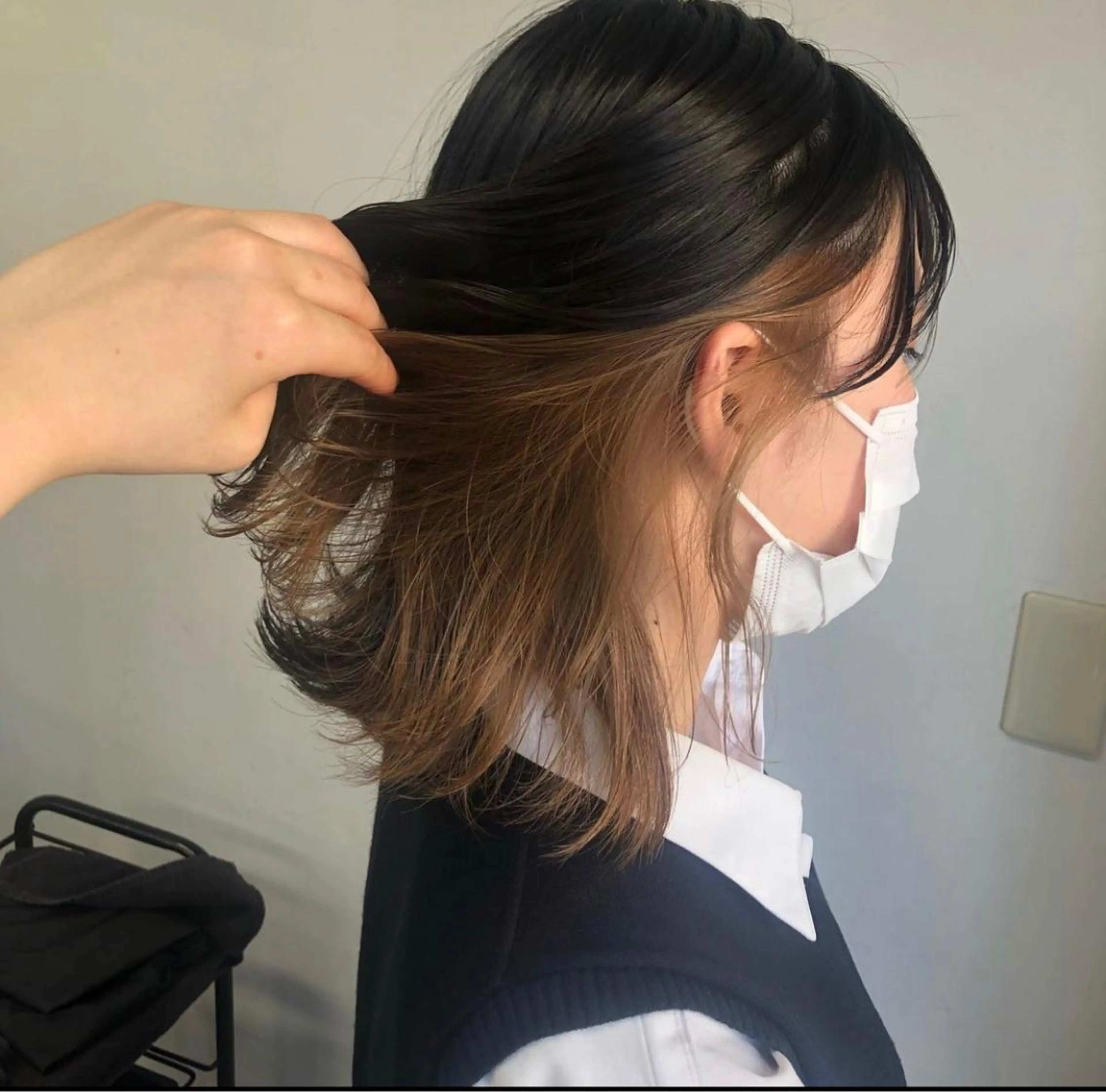 セミロング カラー ベージュカラー ブリーチ ケアブリーチ イヤリングカラー インナーカラー ベージュカラー💖 やすひろのヘアスタイル