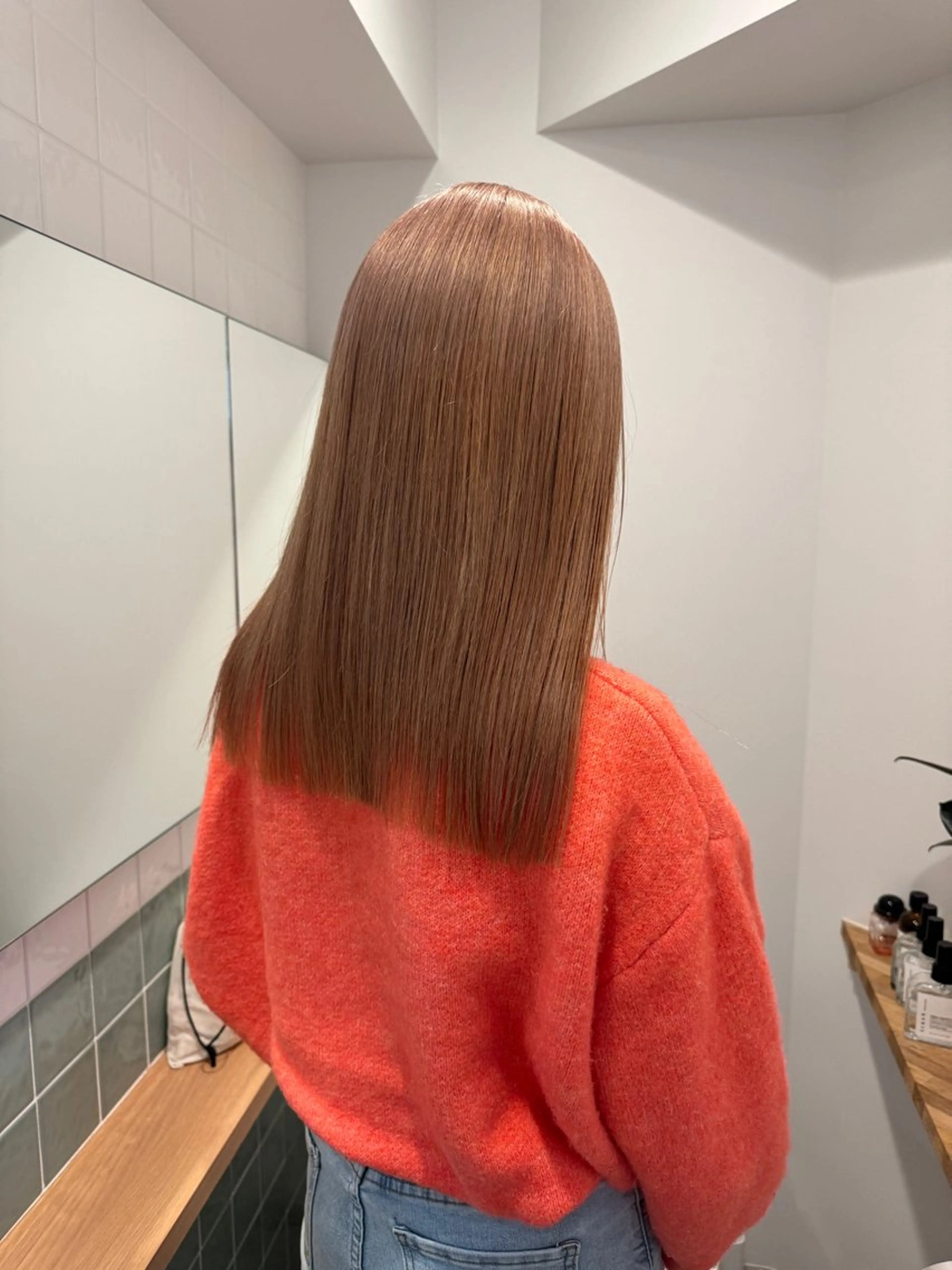 セミロング カラー ヘアカラー トリートメント 切りっぱなしボブ レイヤー/縮毛矯正のヘアスタイル