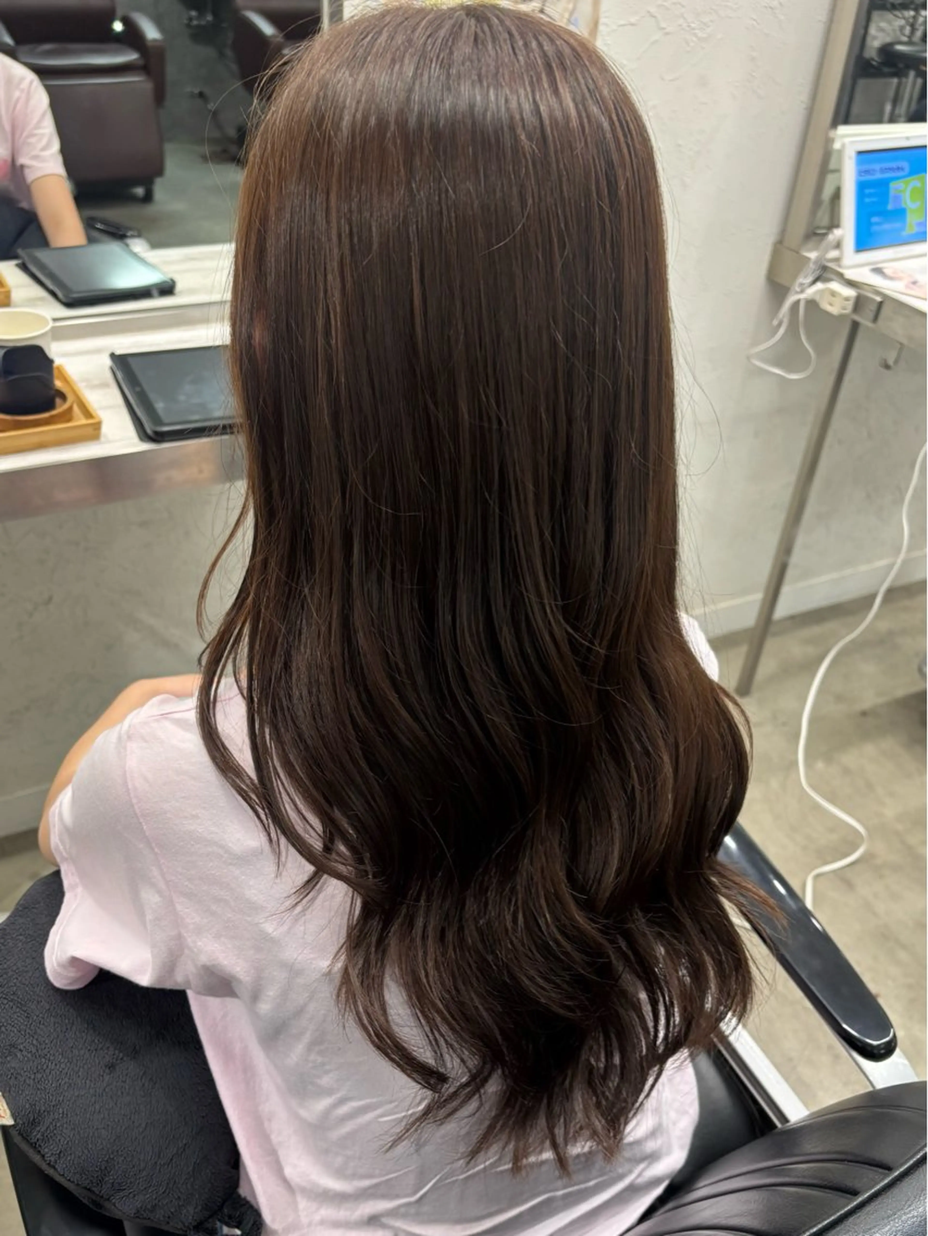 ロング カラー ベージュカラー ブラウンカラー ヘアカラー 韓国ヘア🇰🇷 HINAのマツエク・マツパデザイン