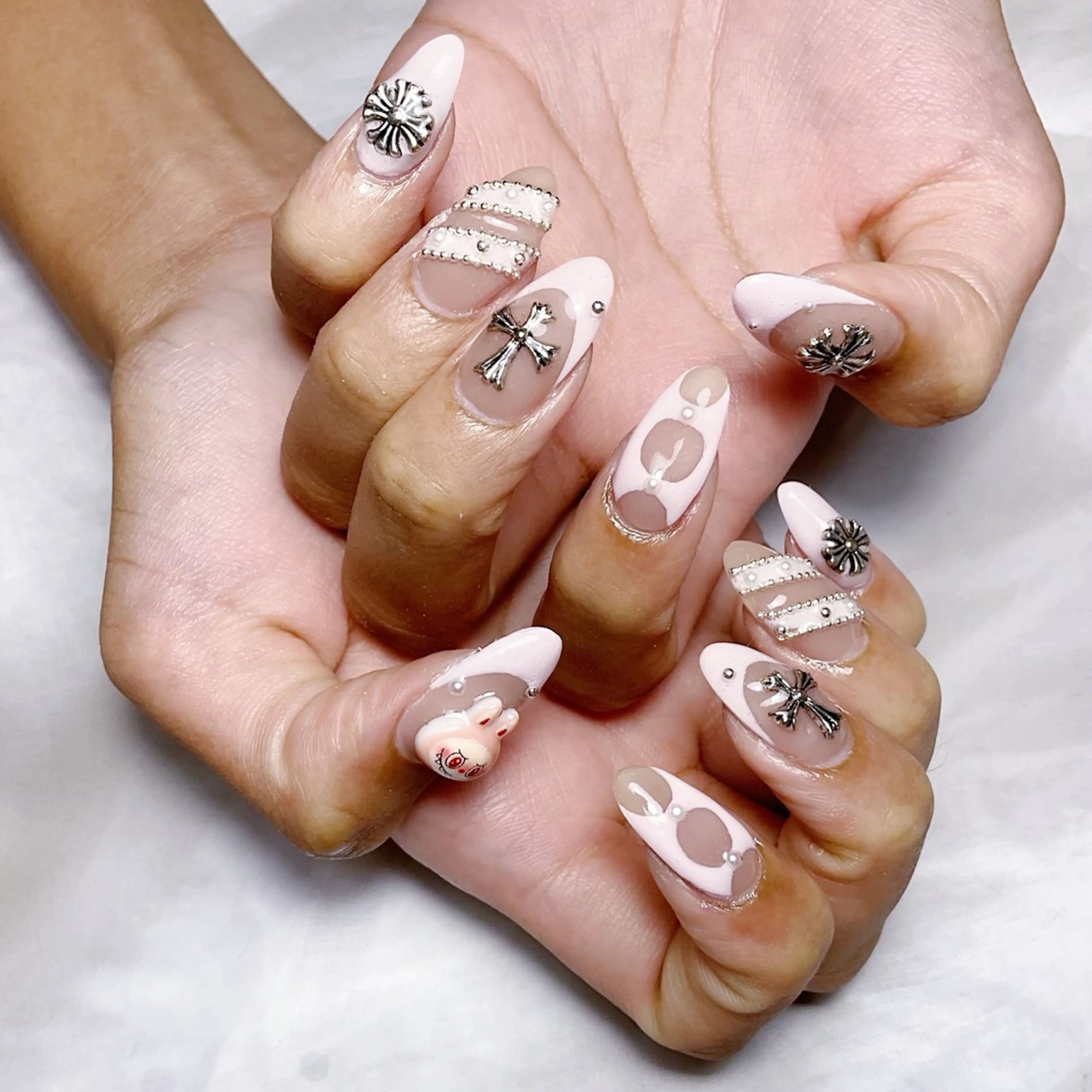 ネイル ハンドネイル 🍭Yun nail hyejin🌸のネイルデザイン