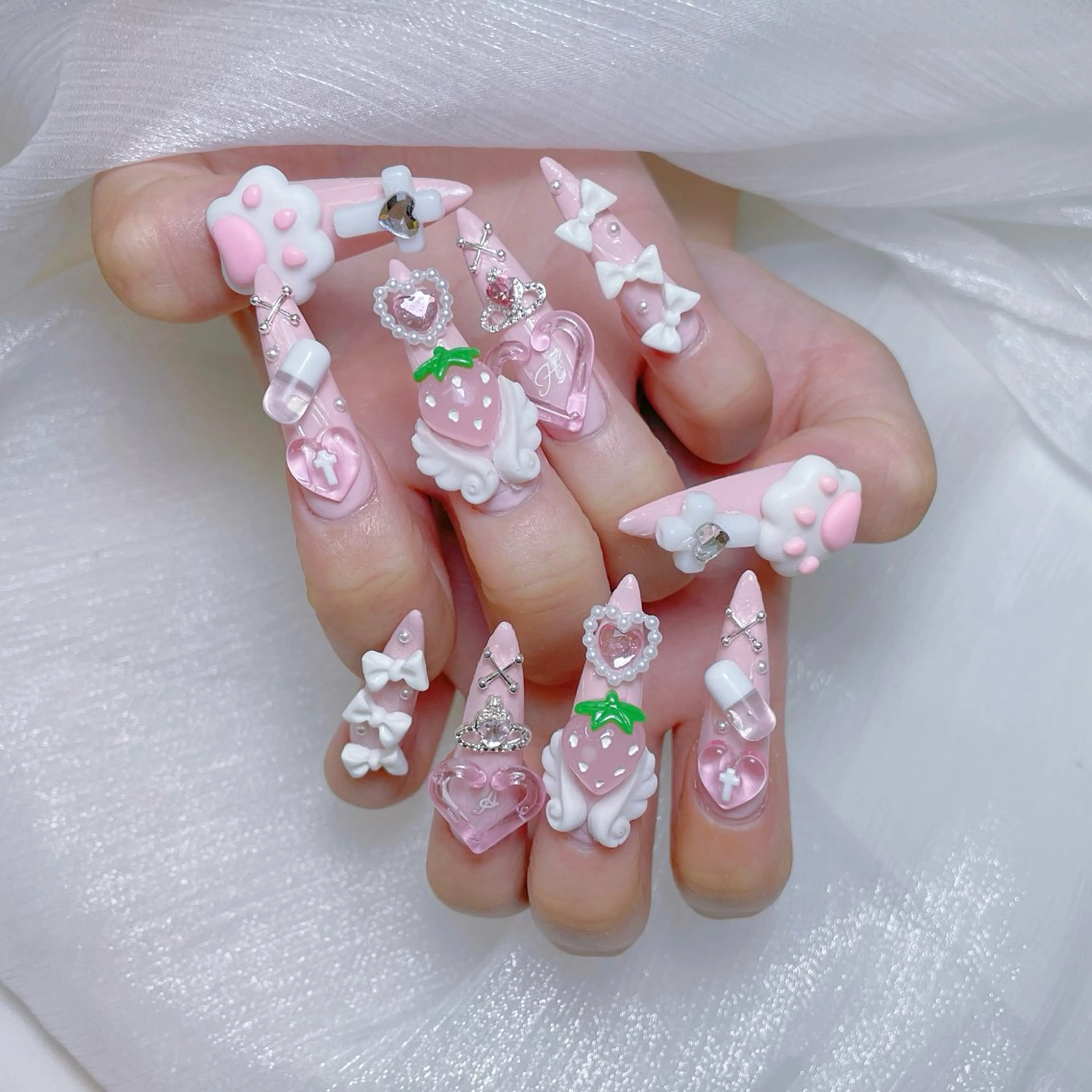 ネイル オーロラネイル フレンチネイル ハート 韓国ネイル レース ハンドネイル Melody  3D/スカルプ専門店のネイルデザイン