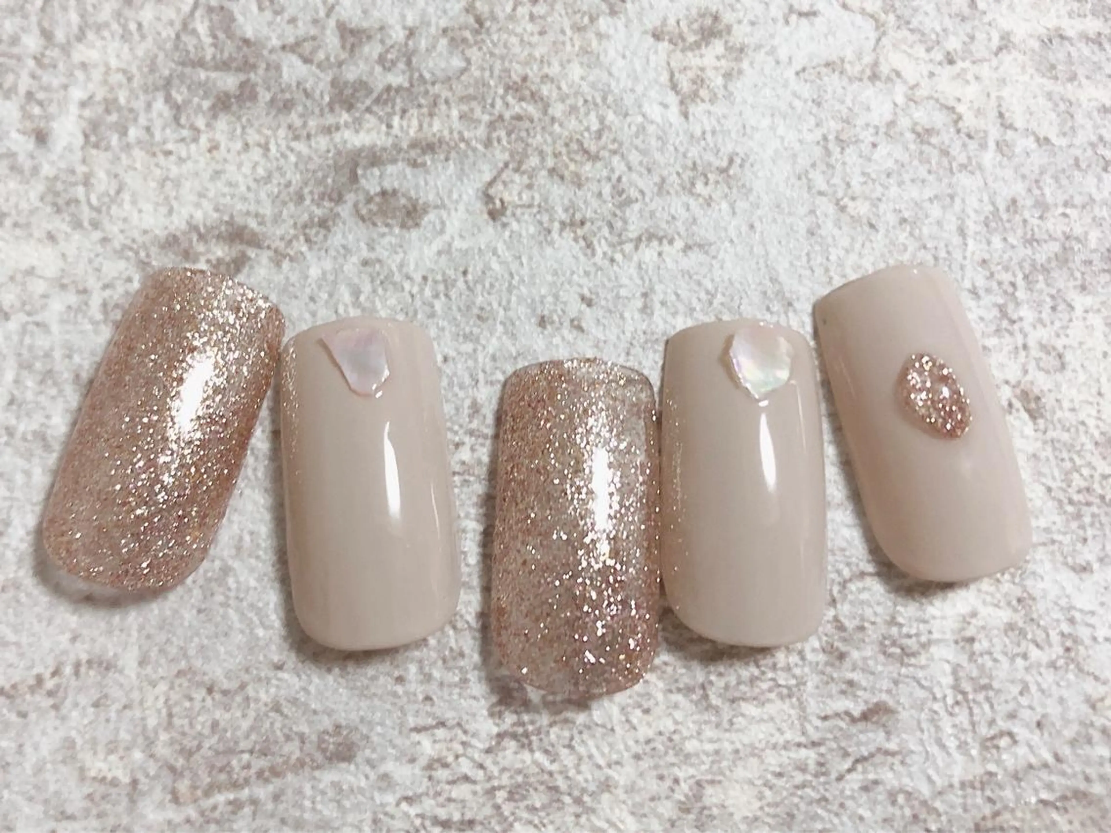 ネイル mogunail &blowのネイルデザイン