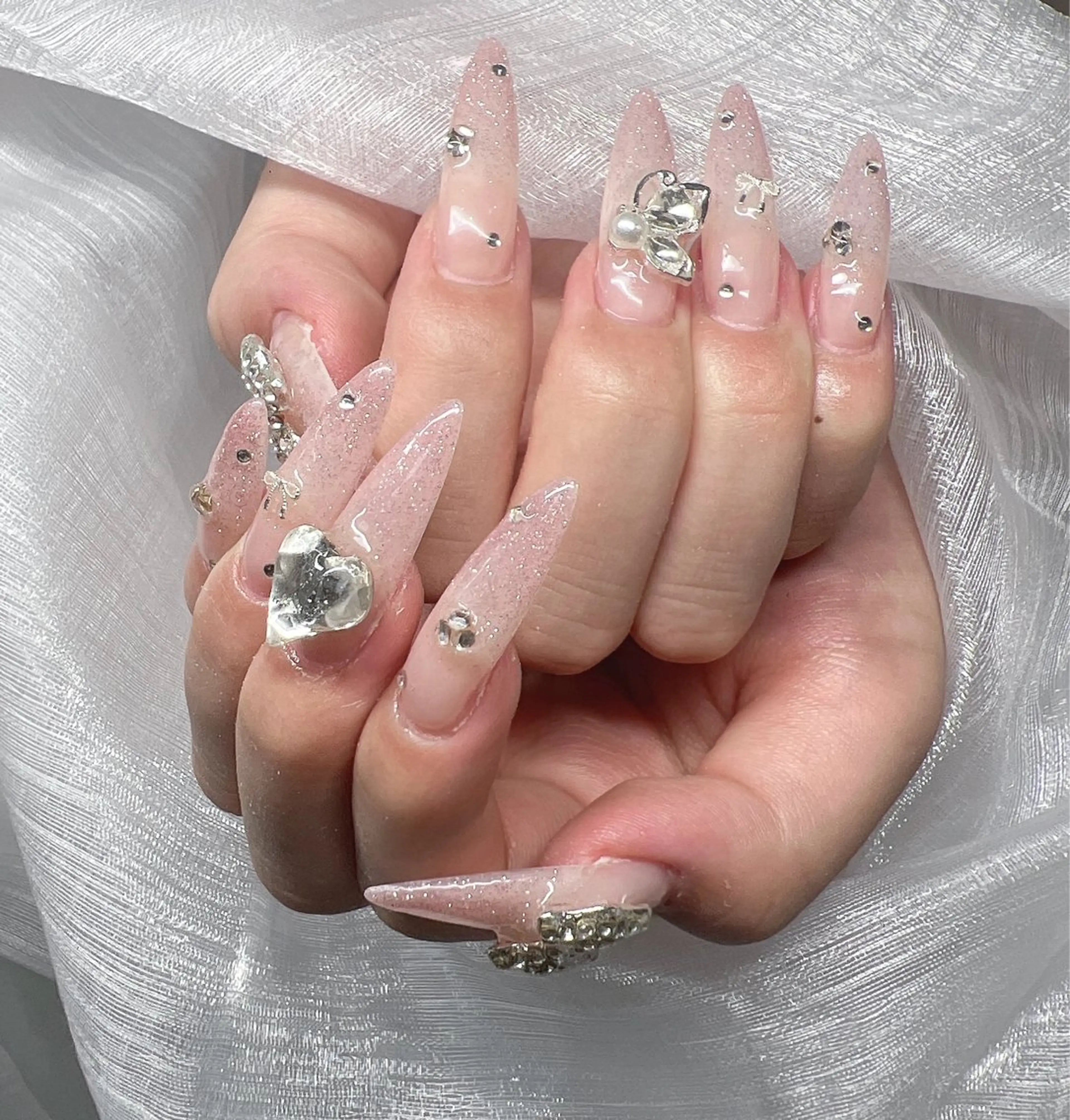 ネイル 長さ出し グラデーション 卒業式 キラキラネイル マグネットネイル ハンドネイル Lee Nailsのネイルデザイン